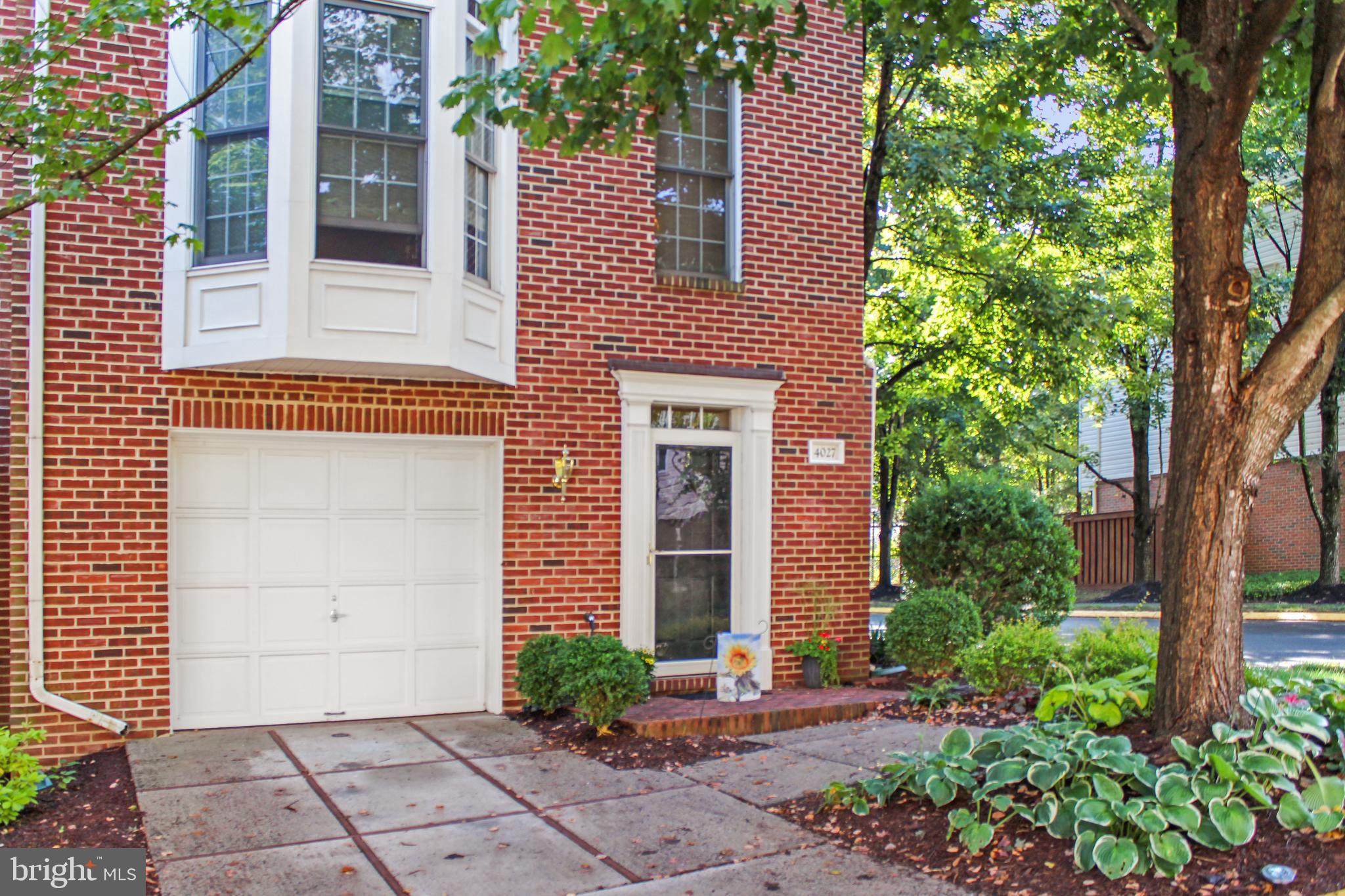 4027 HEATHERSTONE COURT