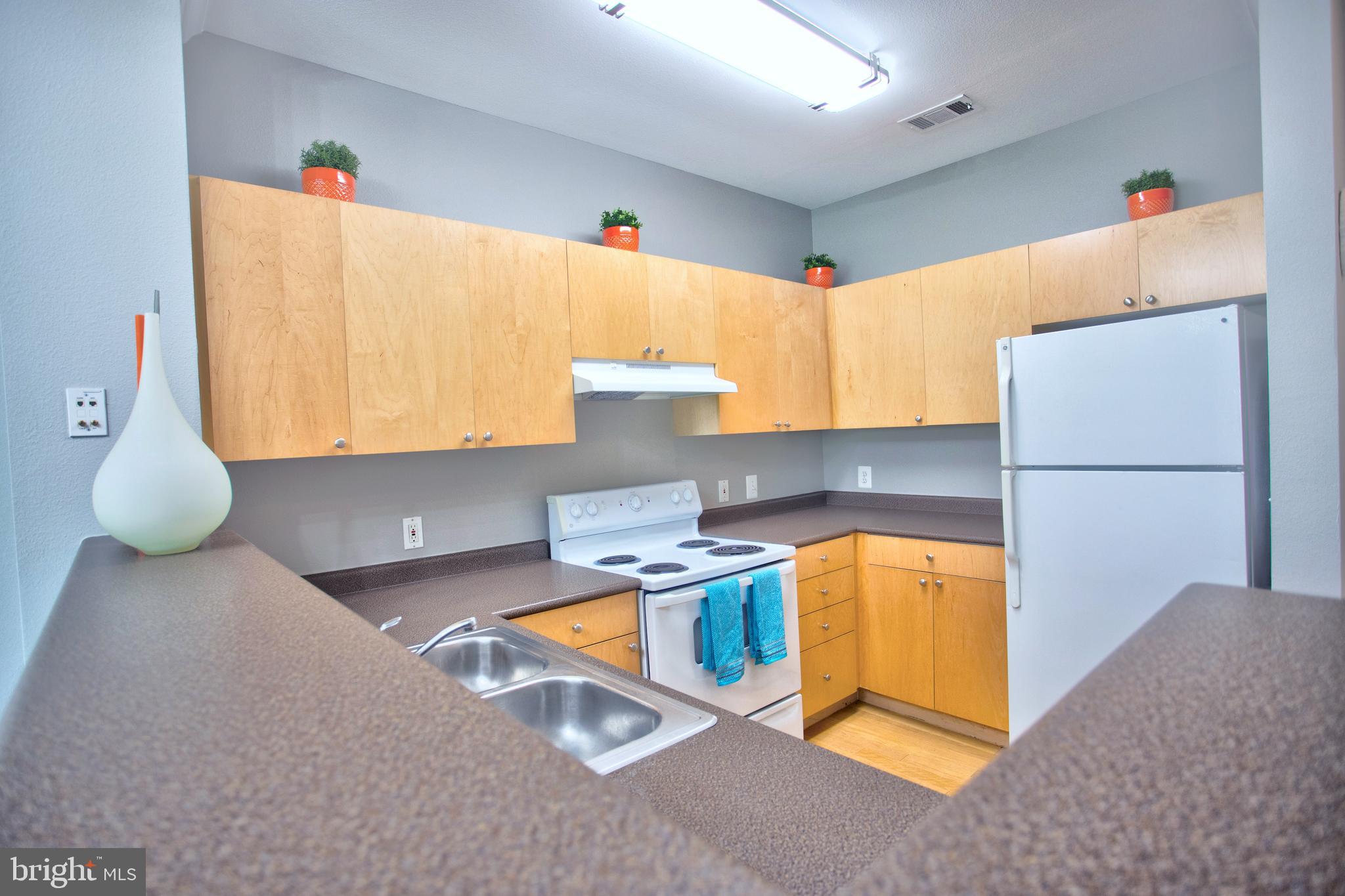 HIGH POINTE AT JEFFERSON PARK - Residential