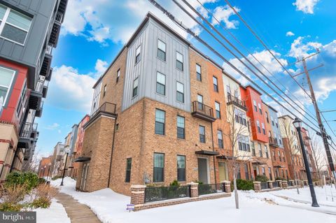 3326 TRIBUNE COURT HYATTSVILLE MD 20782