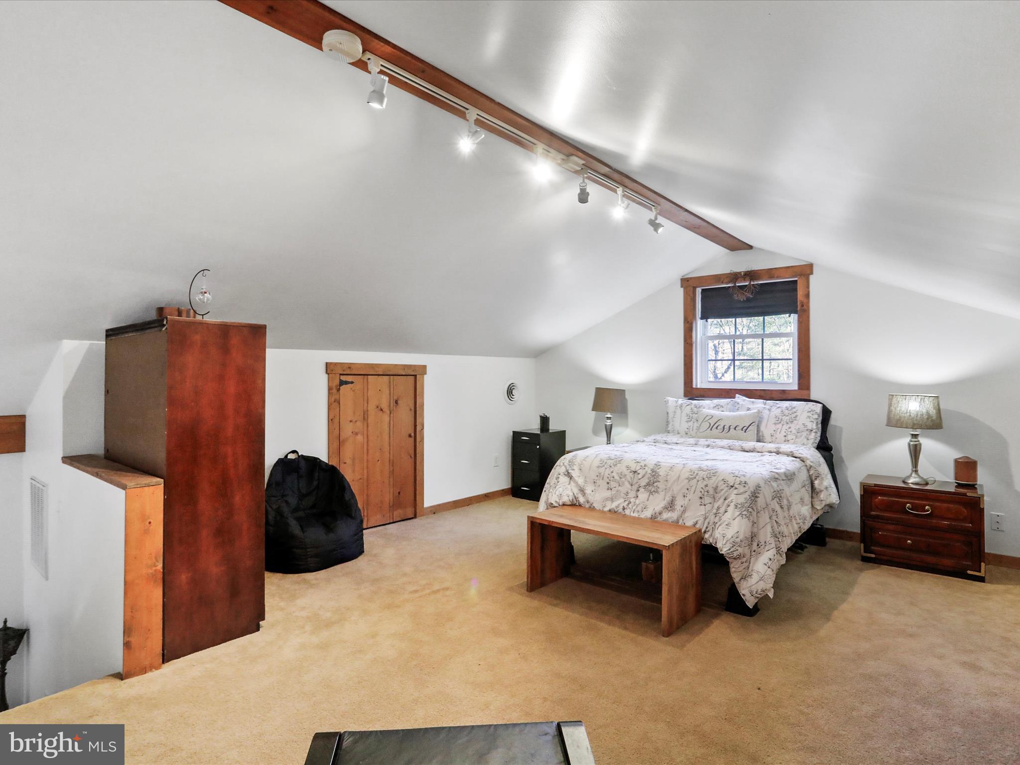 LAKE FERNDALE - Residential