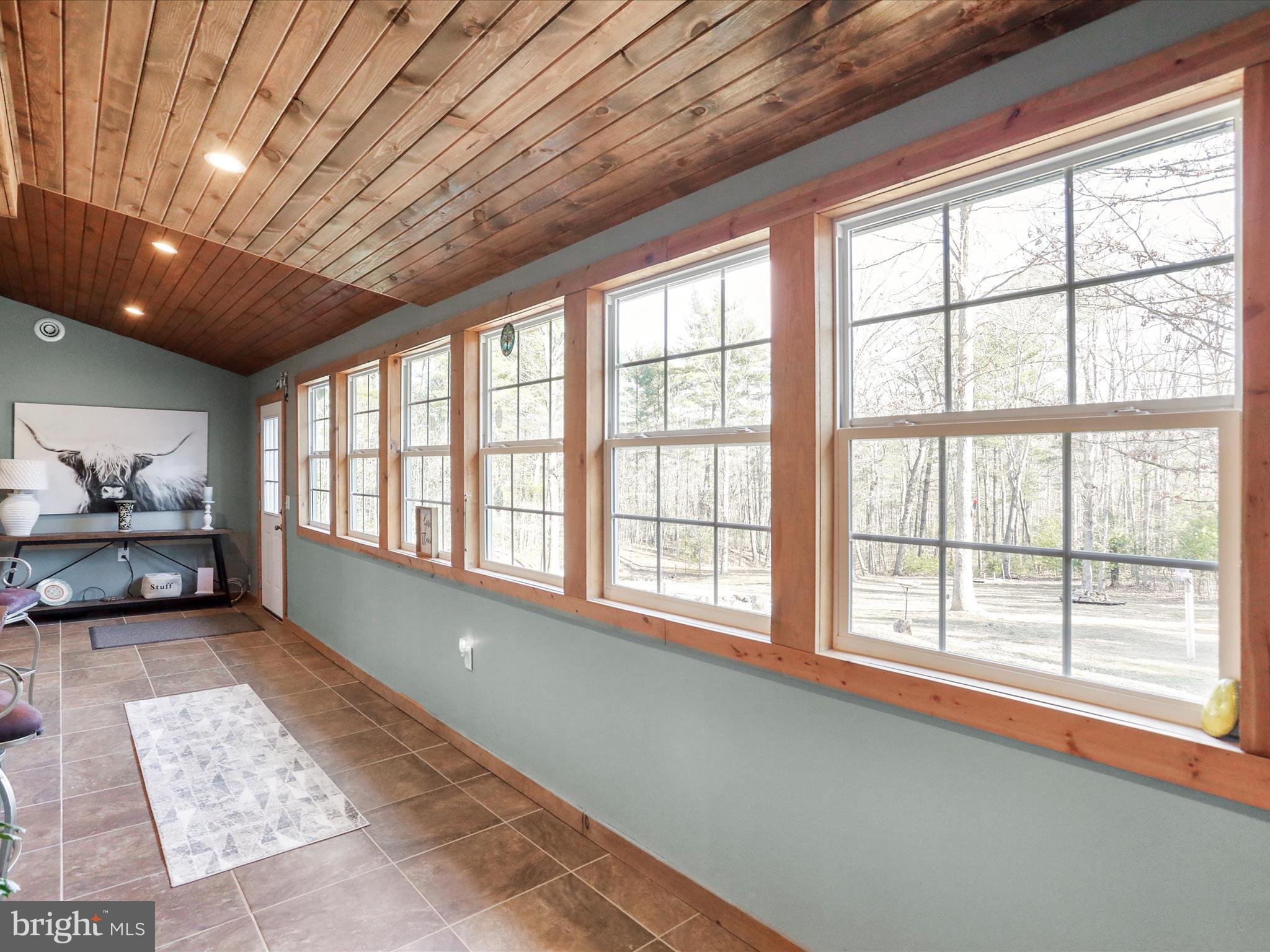 LAKE FERNDALE - Residential