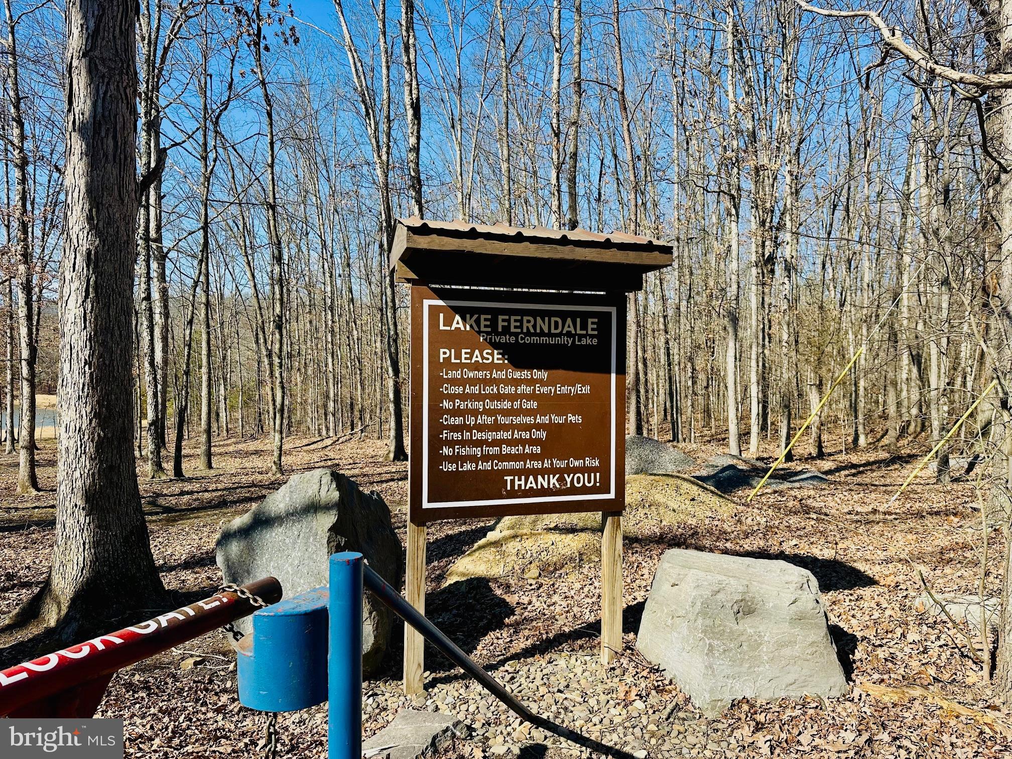 LAKE FERNDALE - Residential