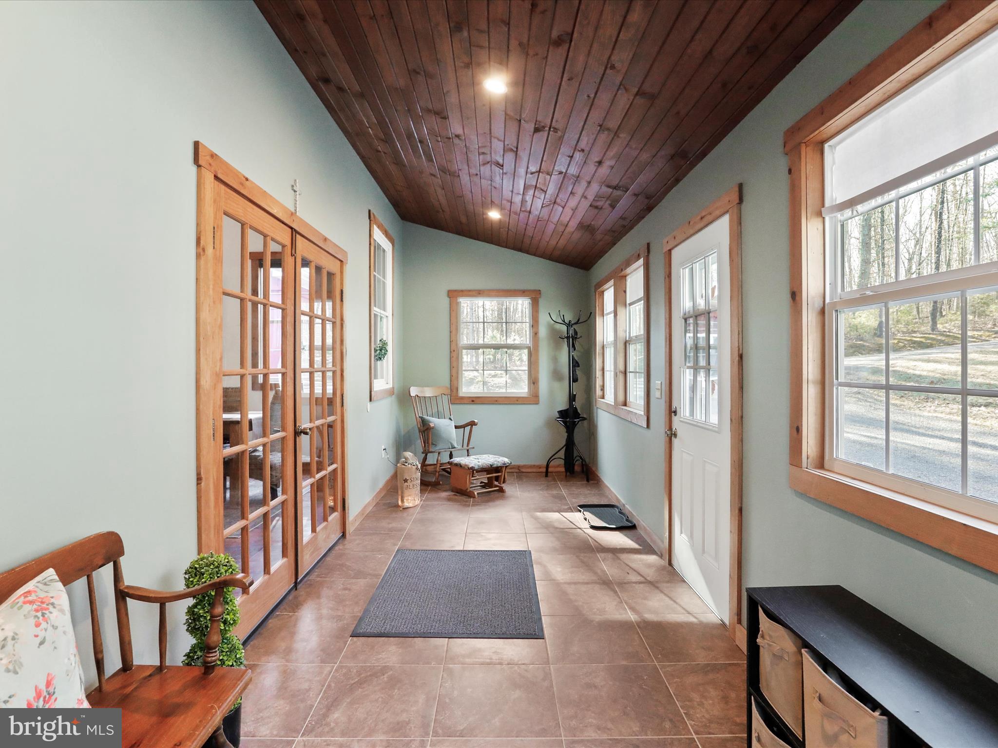 LAKE FERNDALE - Residential