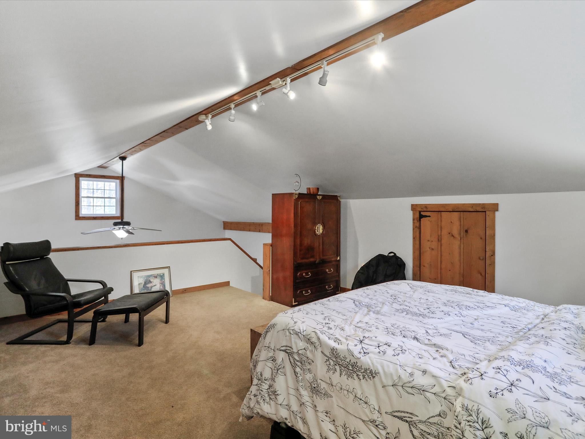 LAKE FERNDALE - Residential