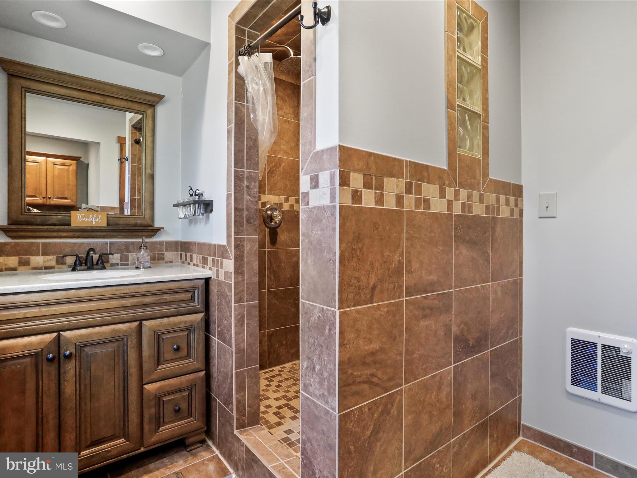 LAKE FERNDALE - Residential