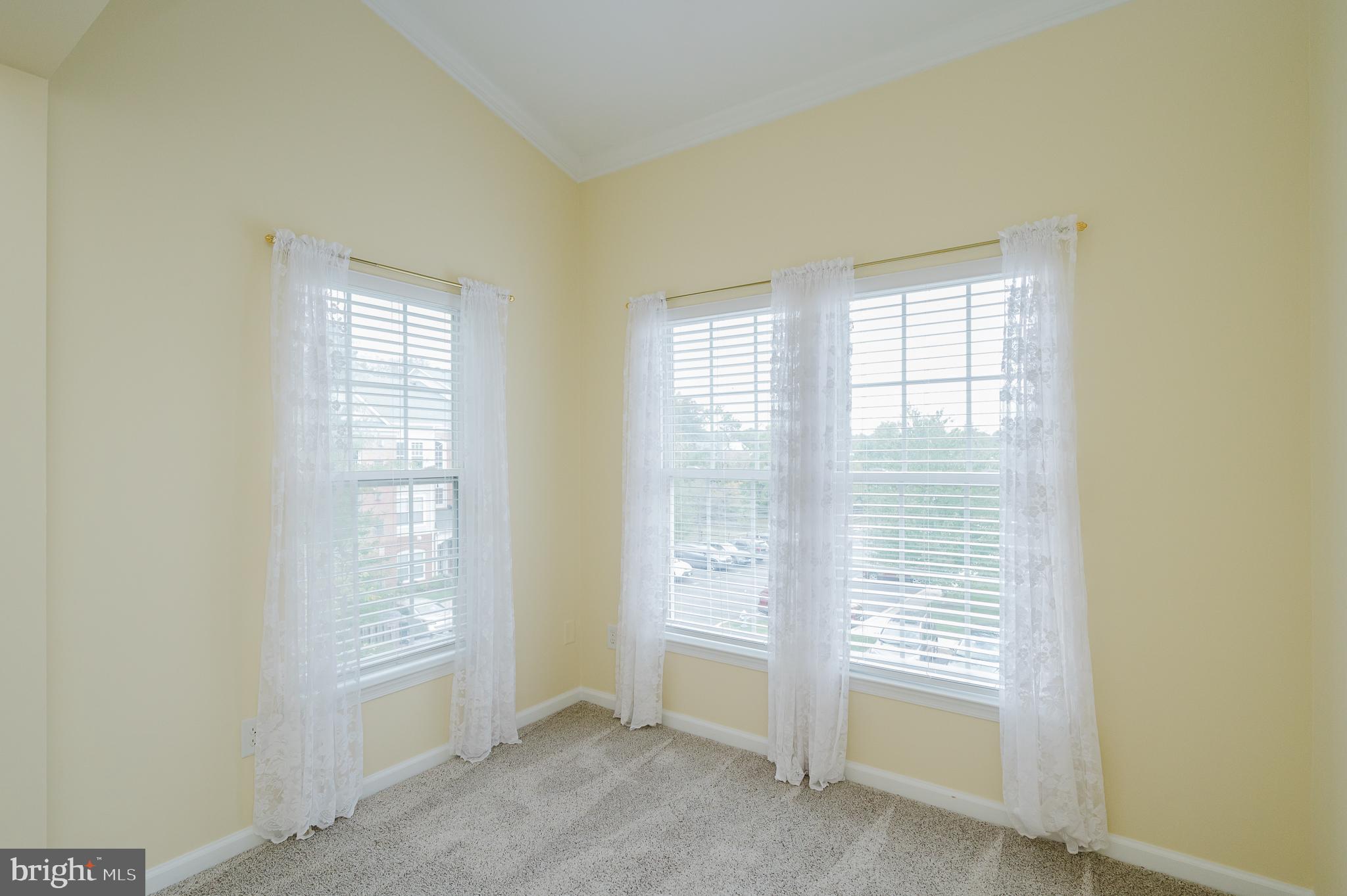 KINGS CROSSING - Residential