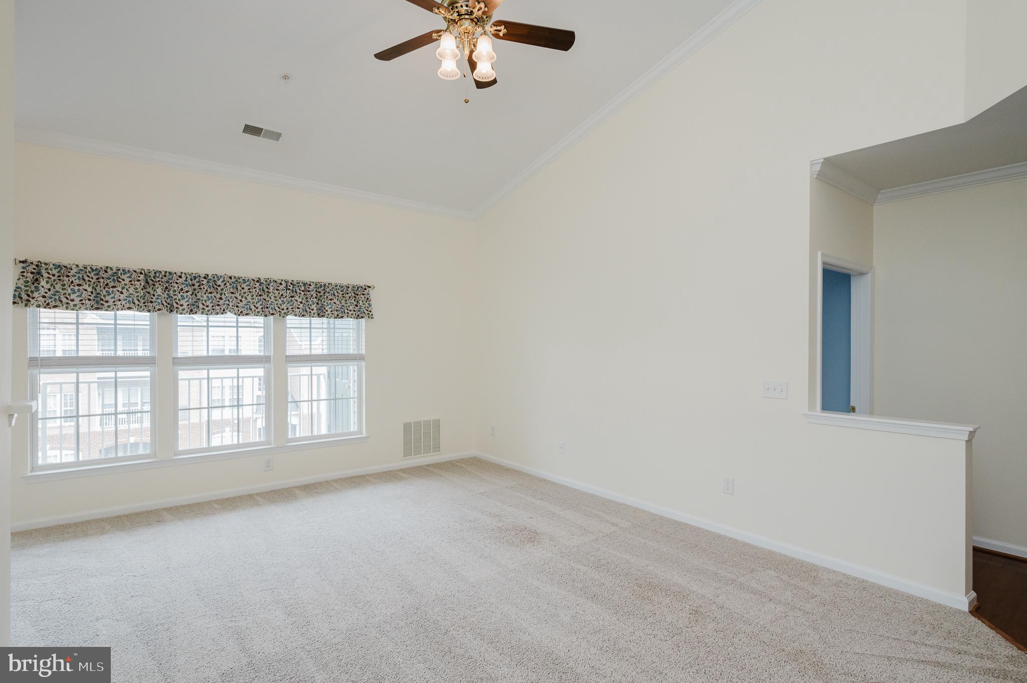 KINGS CROSSING - Residential