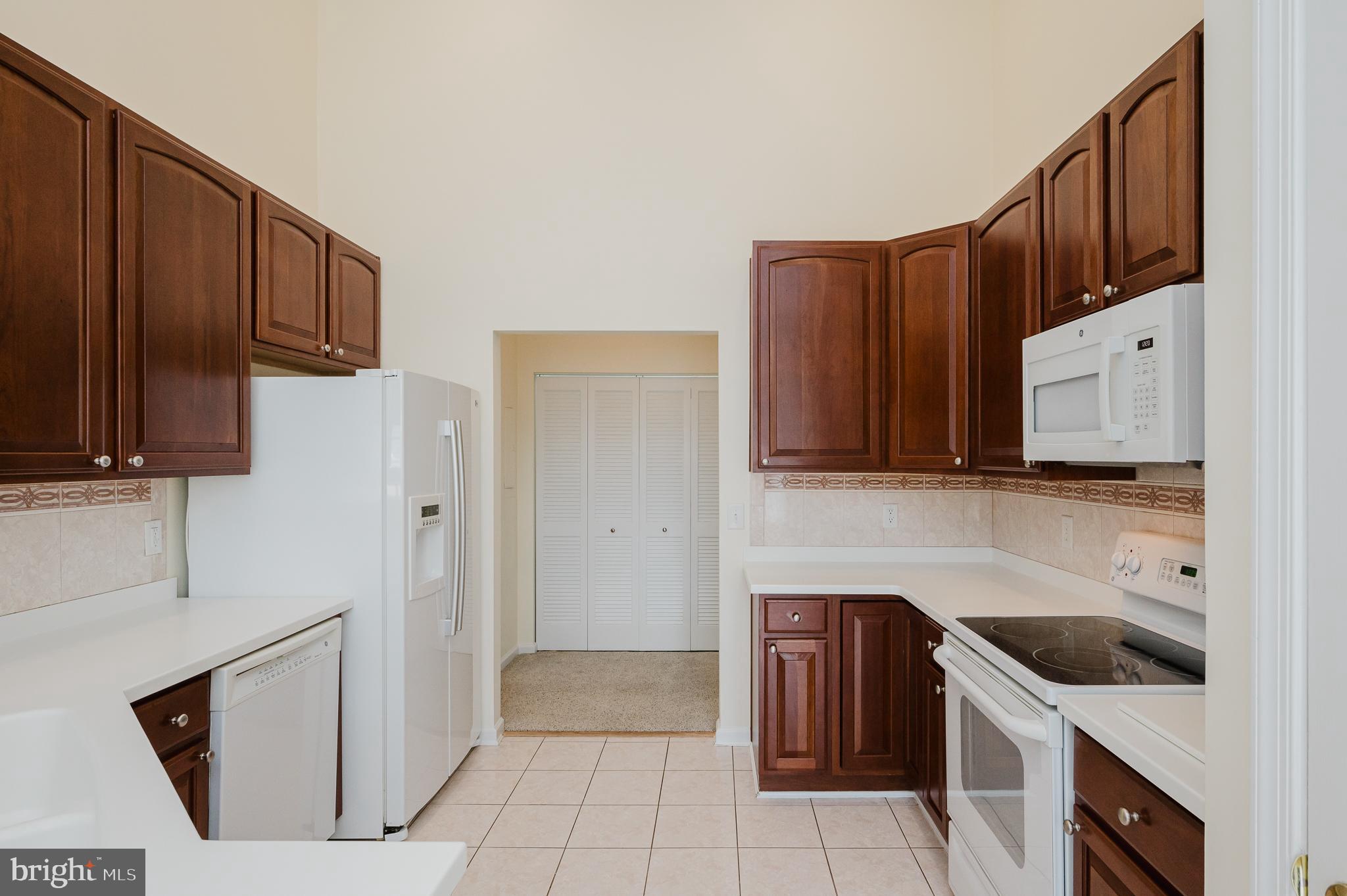 KINGS CROSSING - Residential