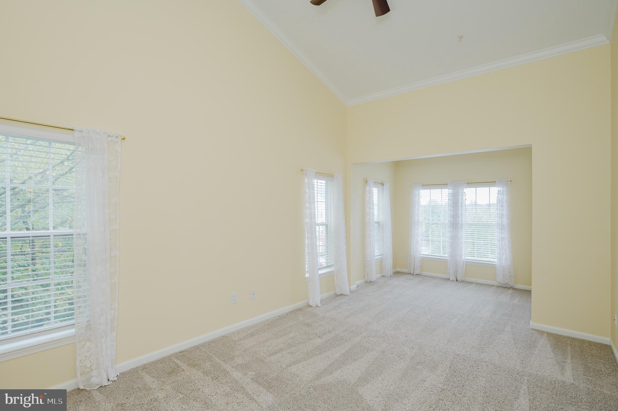 KINGS CROSSING - Residential