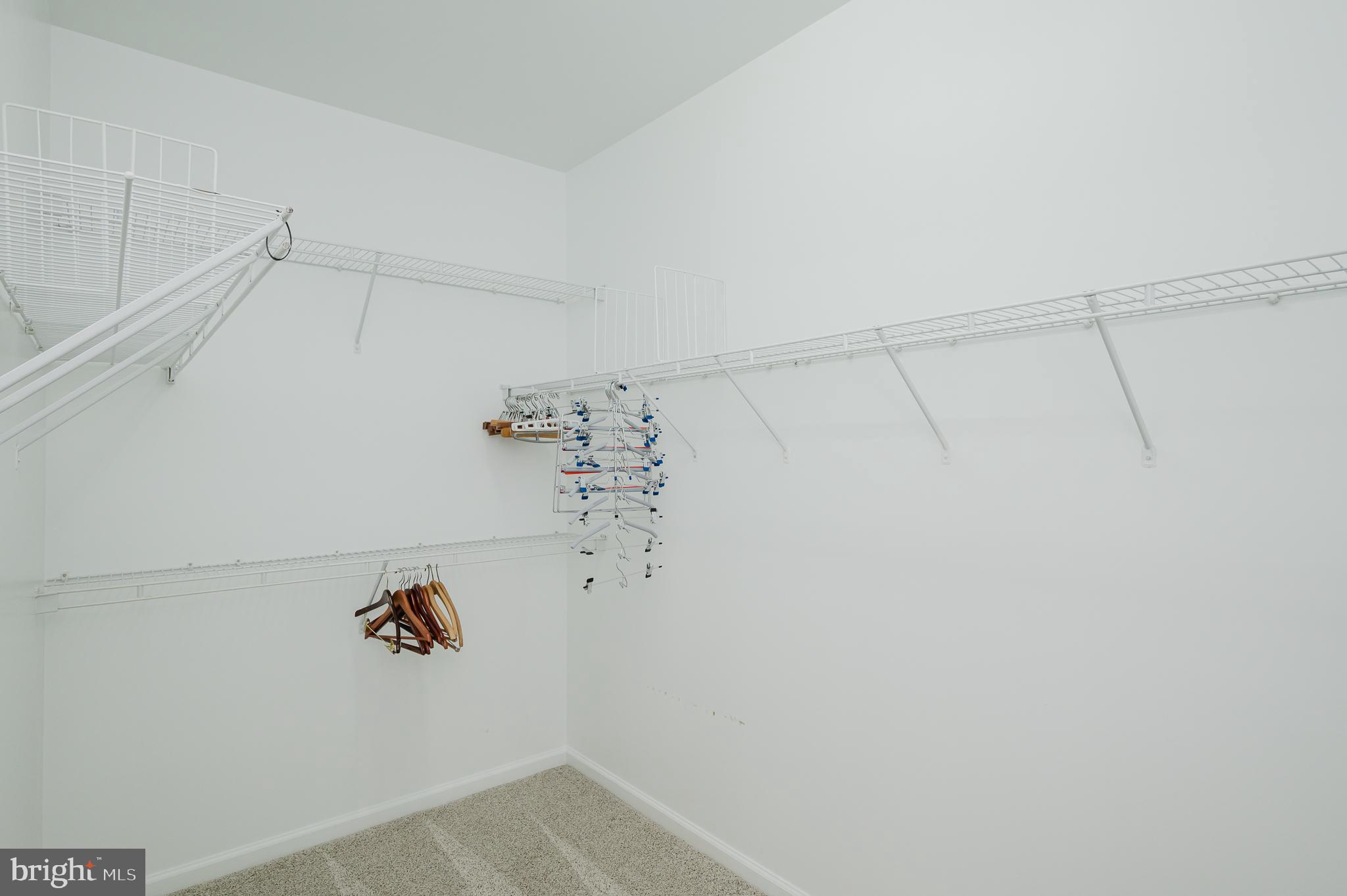 KINGS CROSSING - Residential