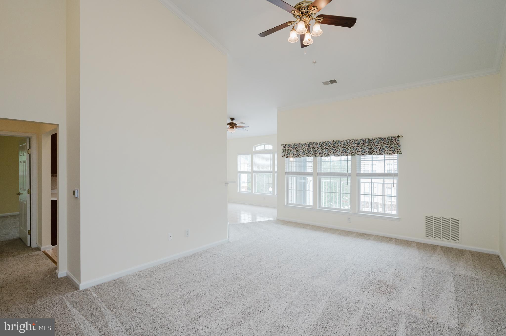 KINGS CROSSING - Residential