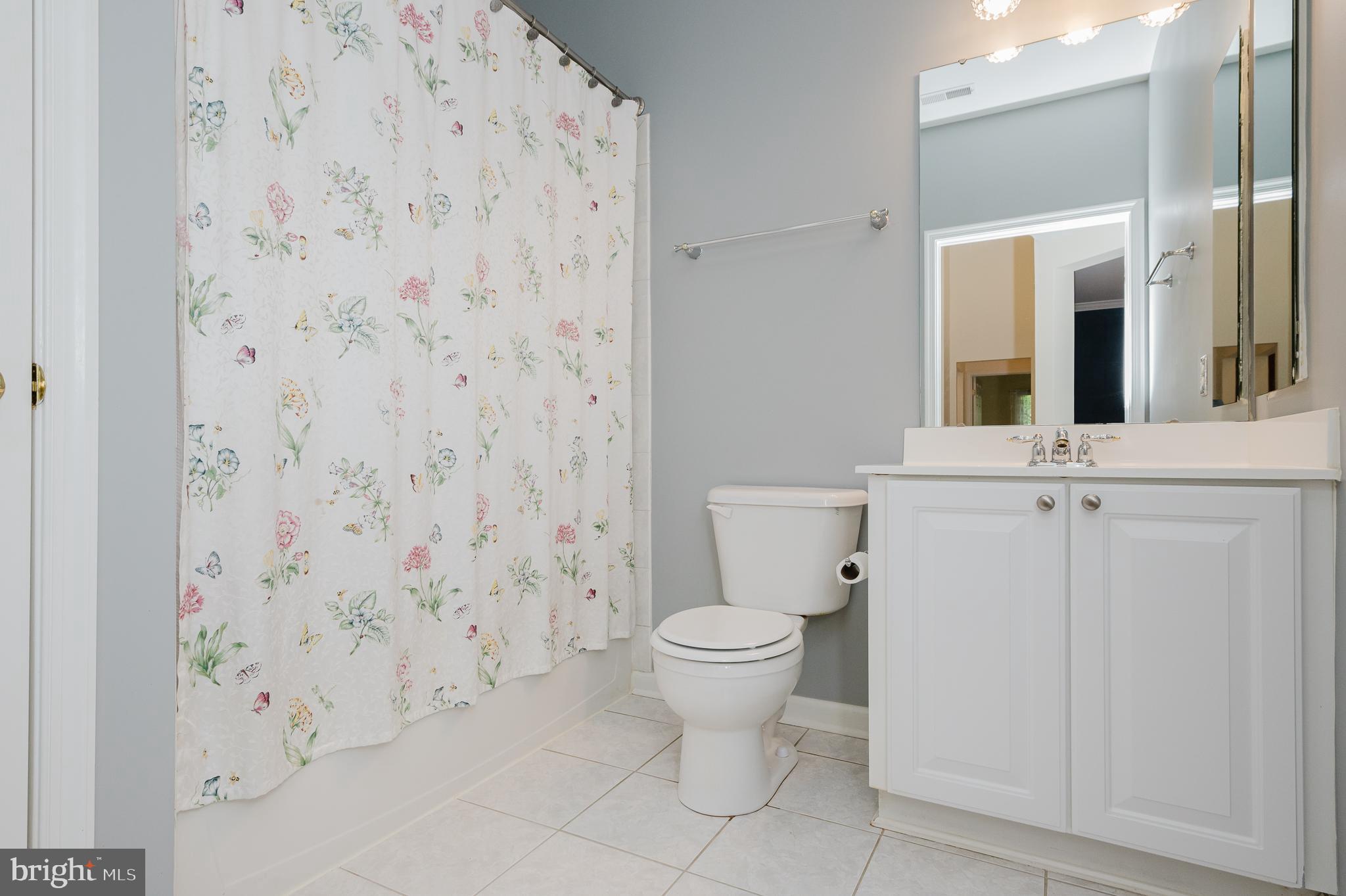 KINGS CROSSING - Residential