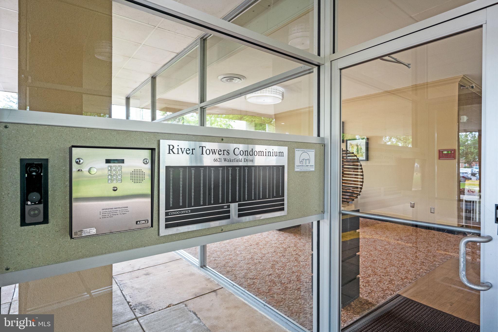 RIVER TOWERS - Residential