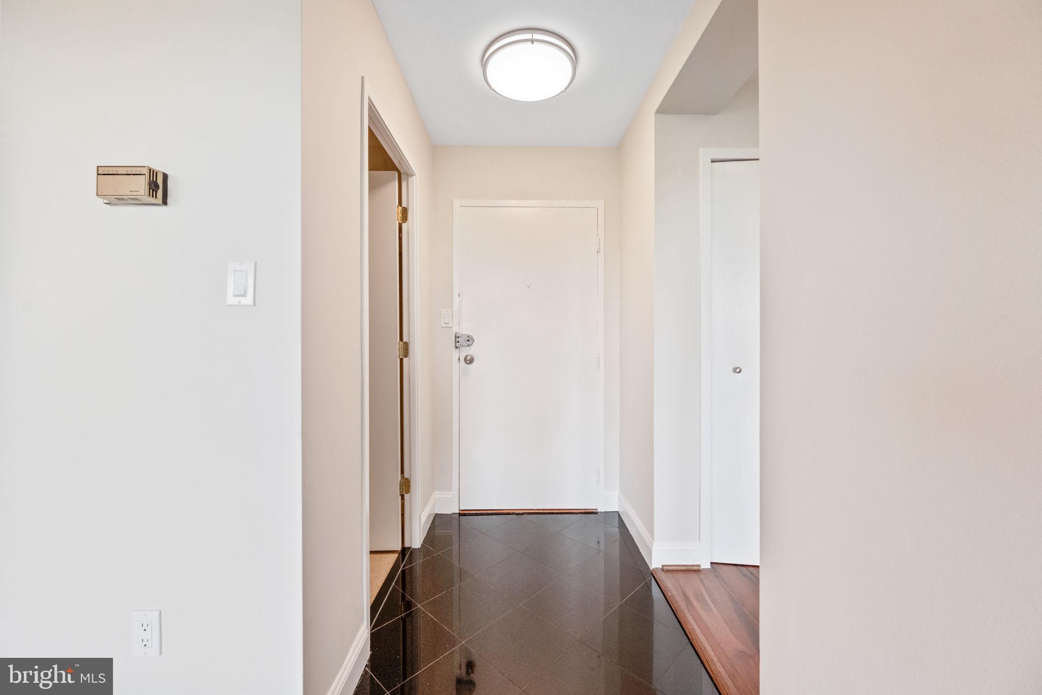 RIVER TOWERS - Residential