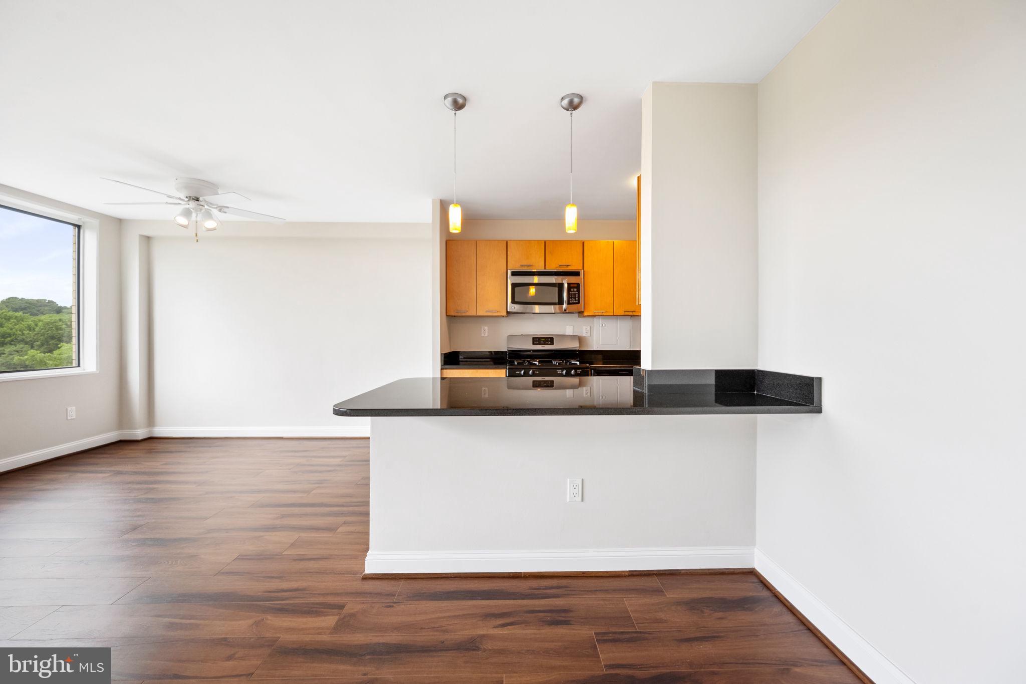 RIVER TOWERS - Residential