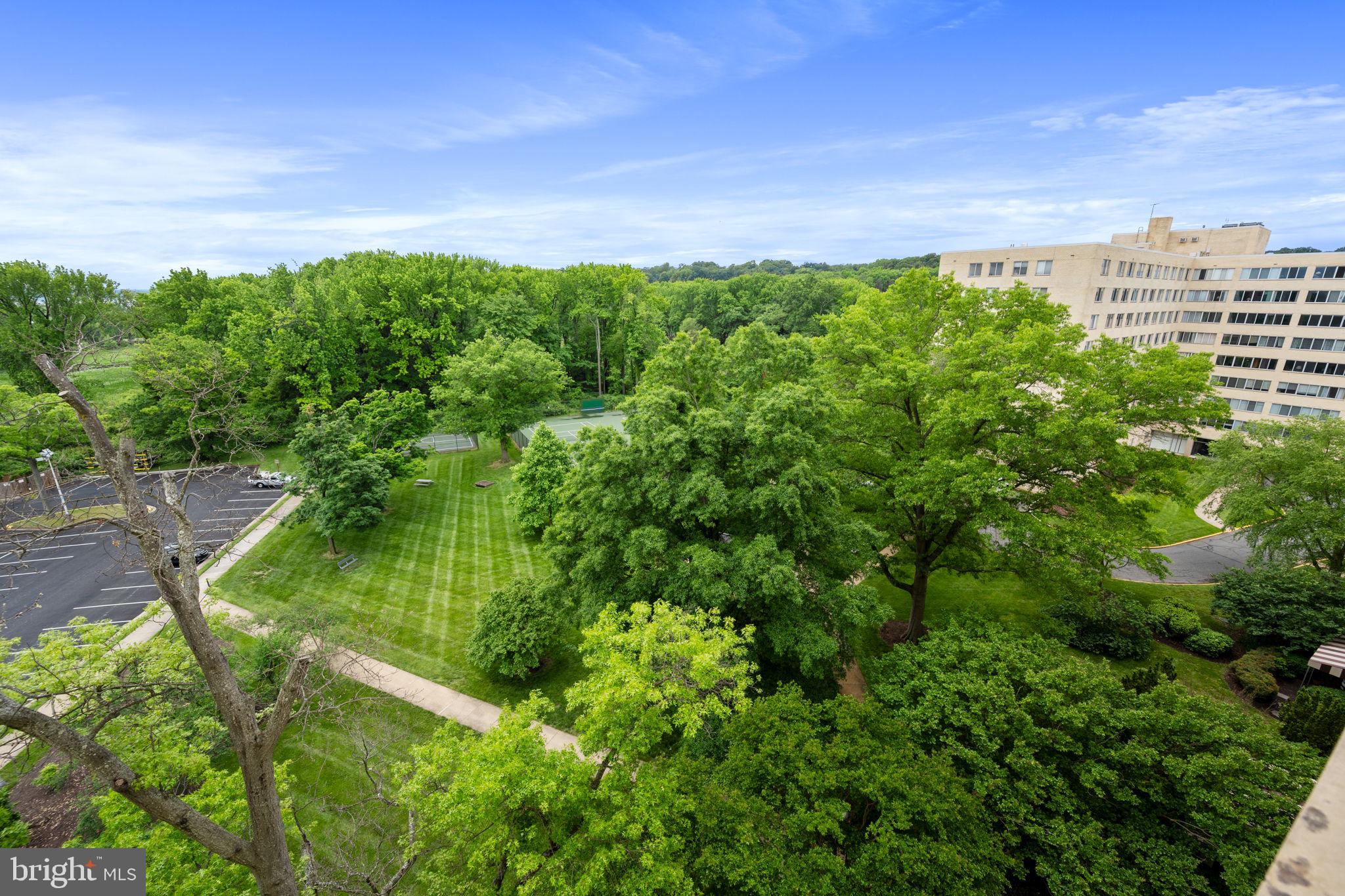 RIVER TOWERS - Residential