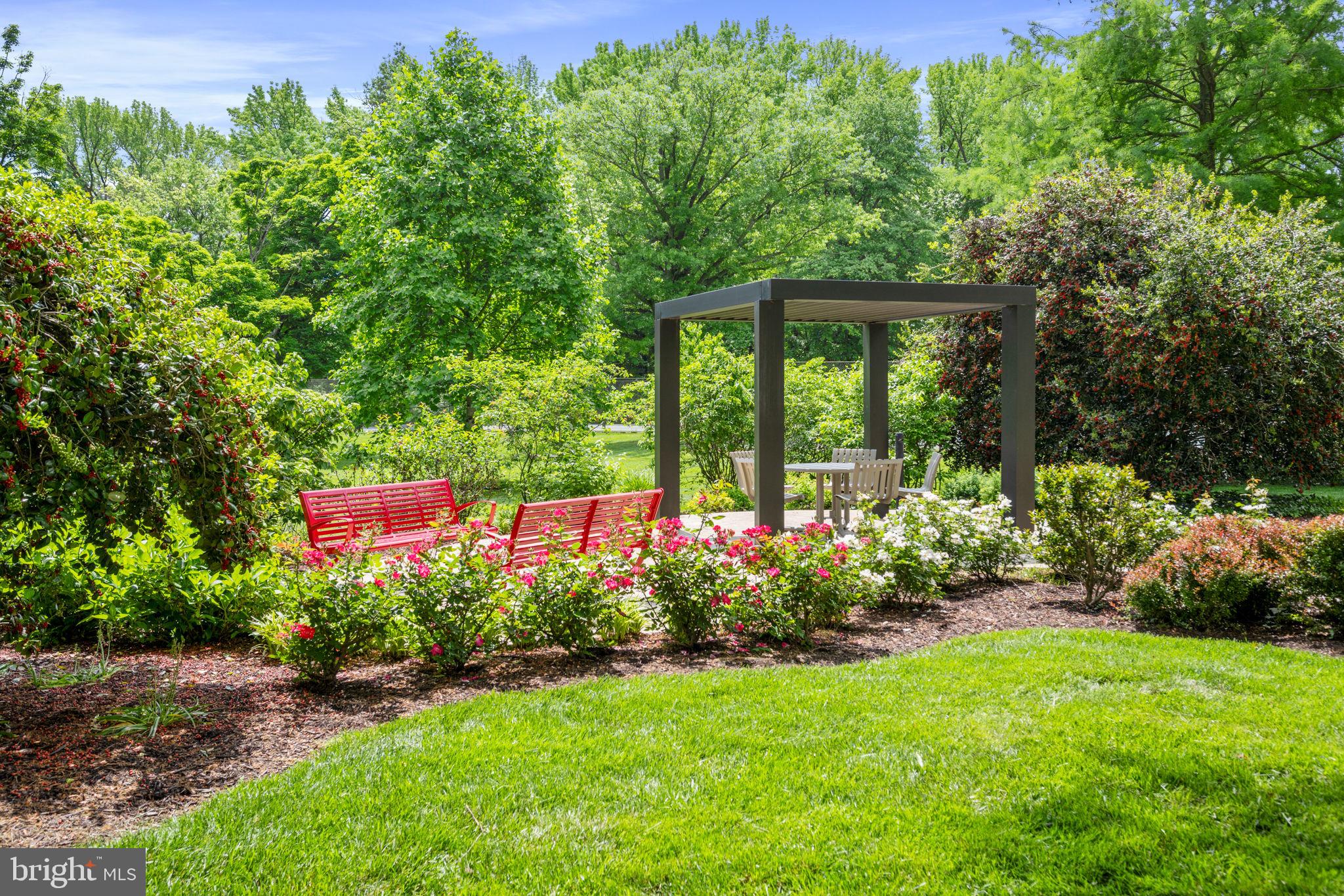 RIVER TOWERS - Residential