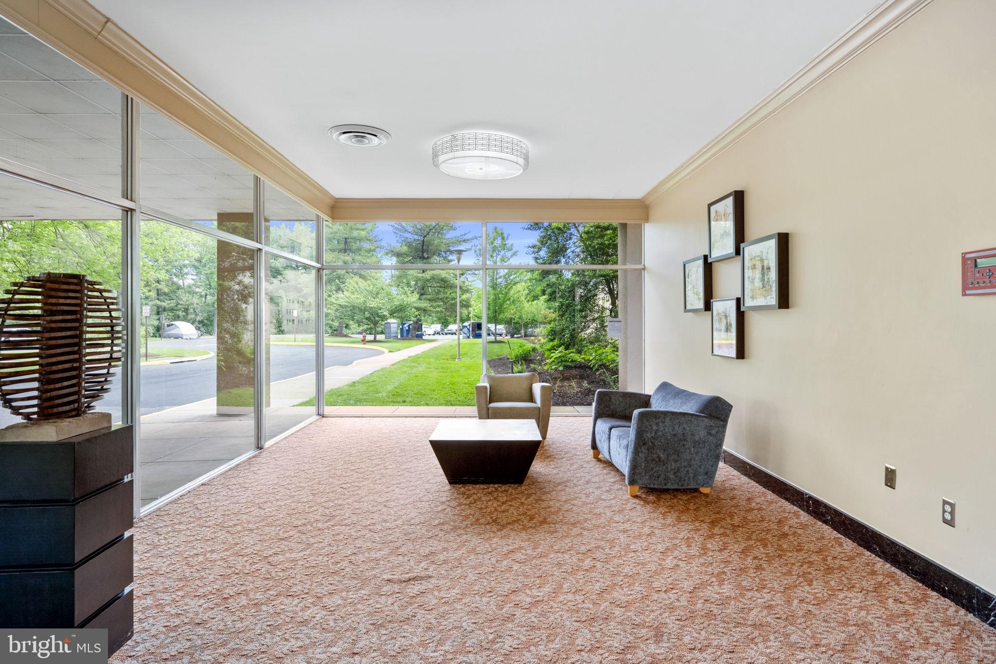 RIVER TOWERS - Residential