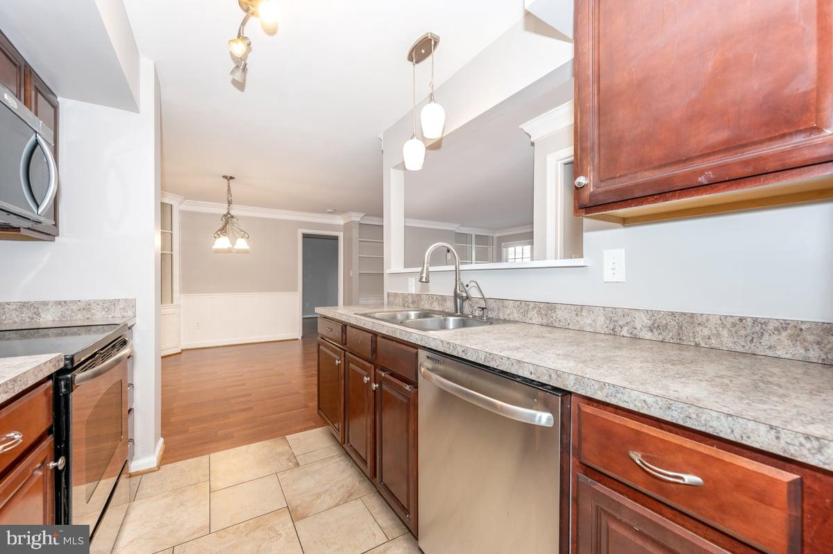 WATERS HOUSE - Residential Lease