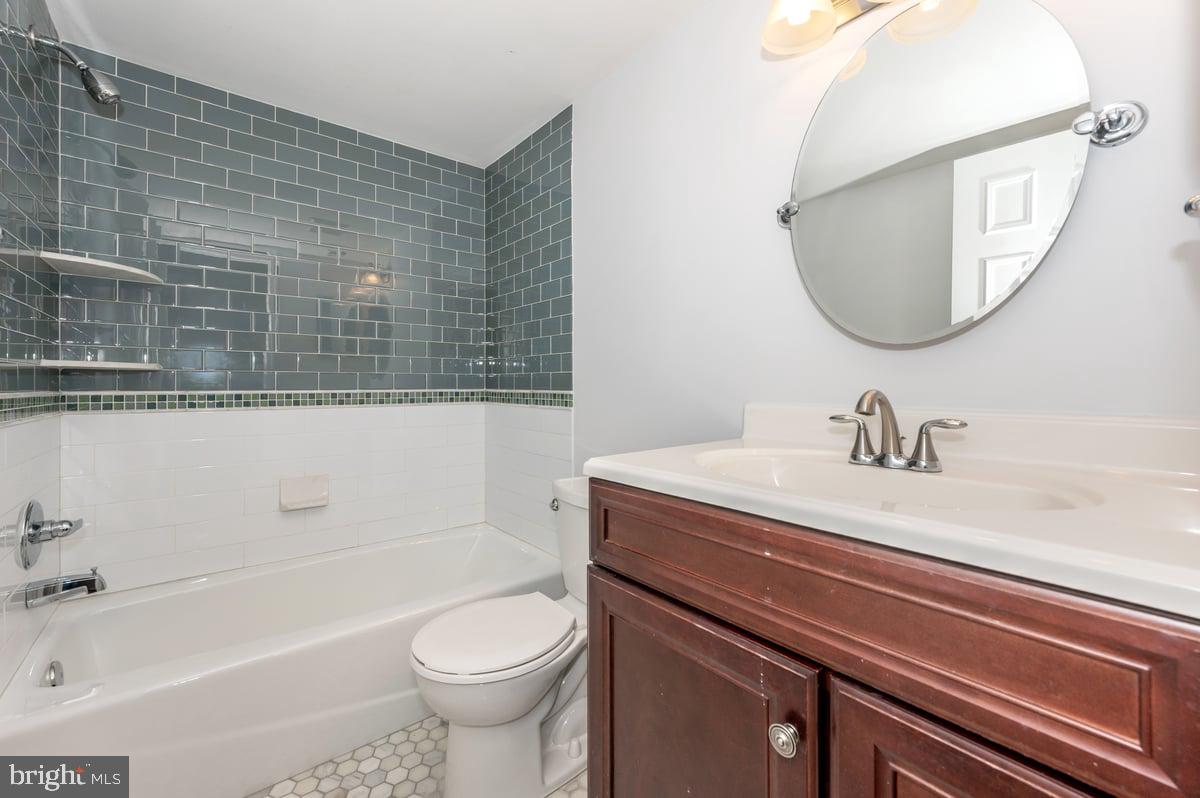 WATERS HOUSE - Residential Lease