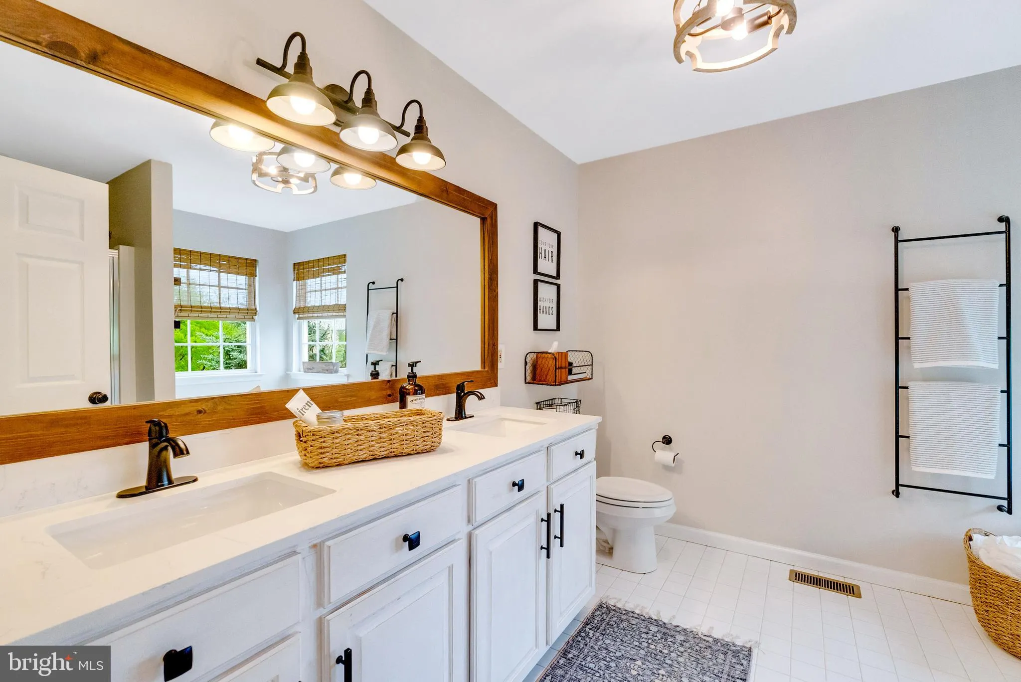 Schwenksville, Pennsylvania 19473, United States, 4 Bedrooms Bedrooms, ,3 BathroomsBathrooms,Residential,Pending,126720