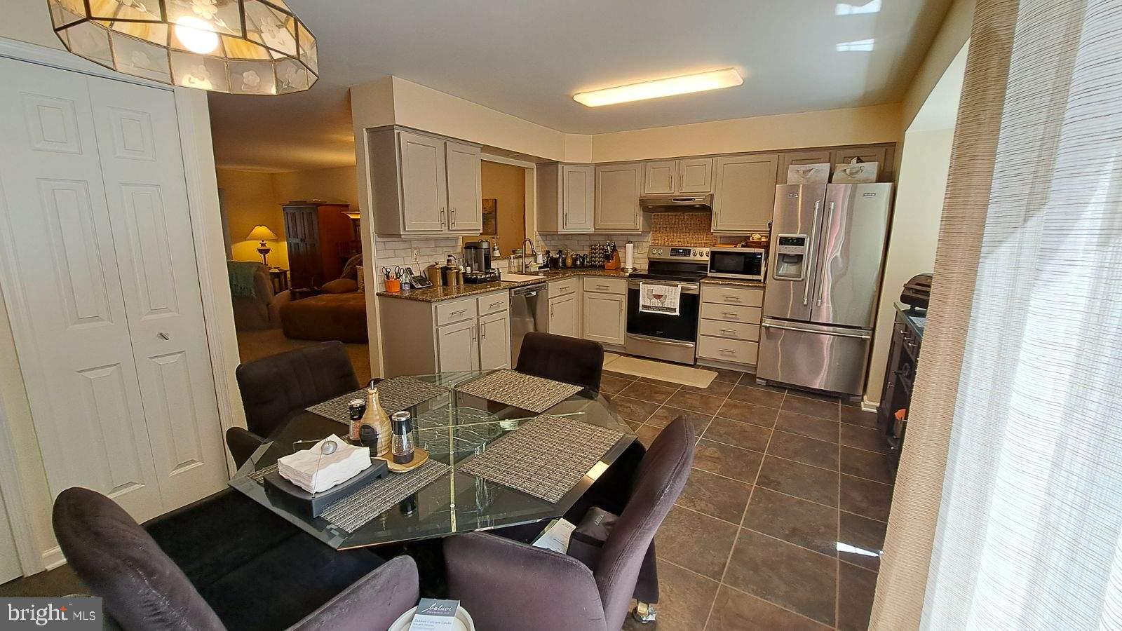 SPRINGFIELD OAKS - Residential