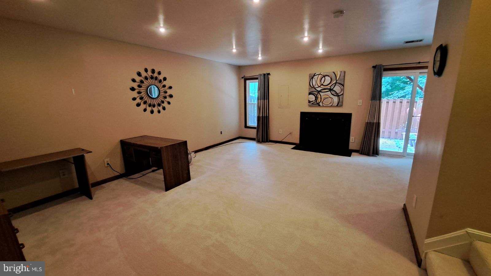 SPRINGFIELD OAKS - Residential