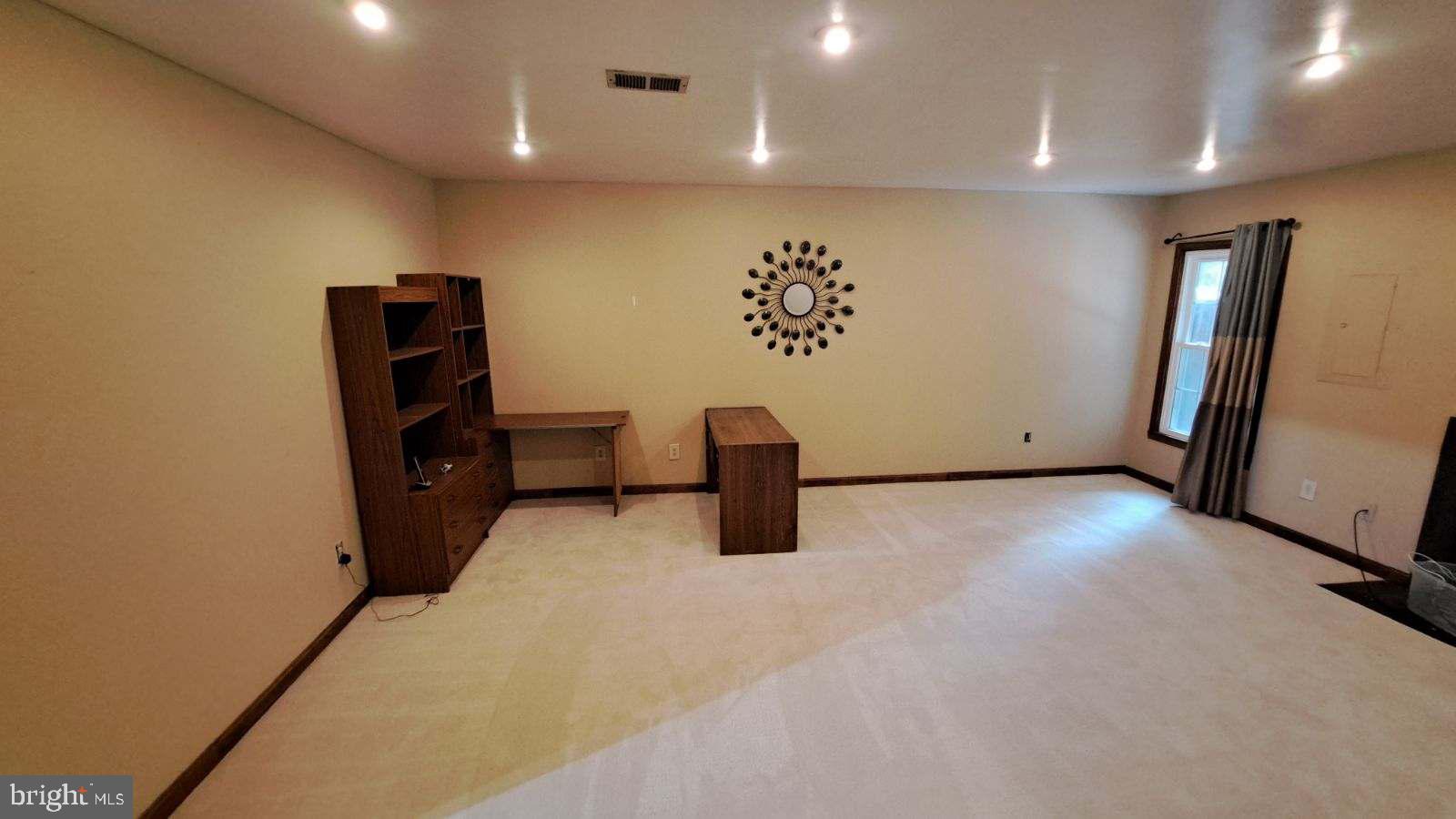 SPRINGFIELD OAKS - Residential