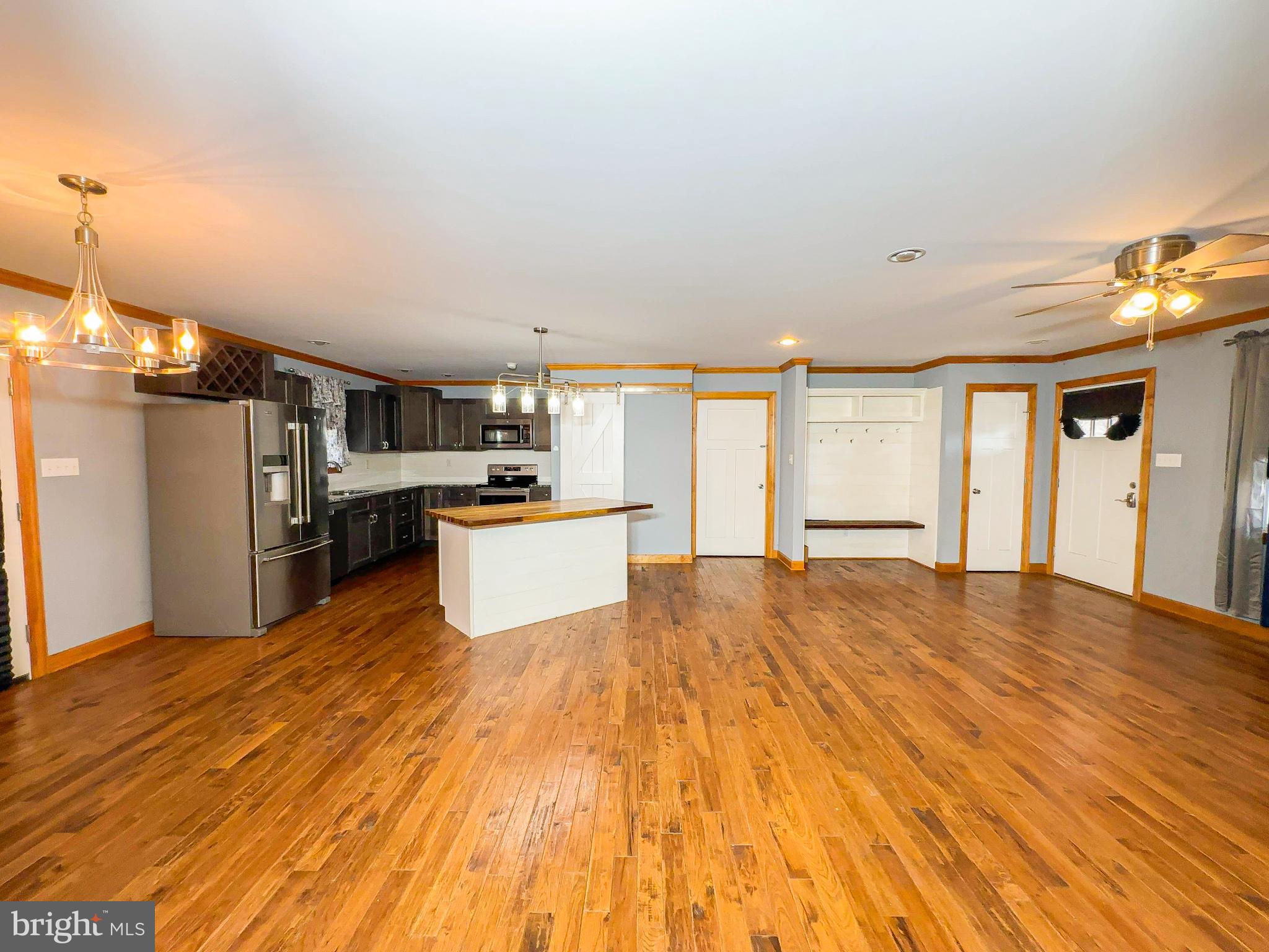 CABIN POINT - Residential