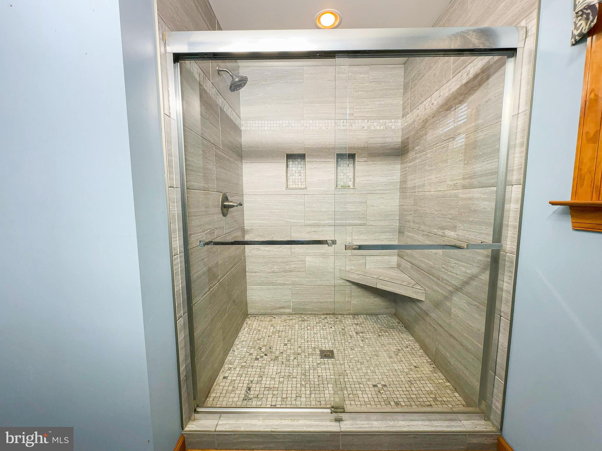 CABIN POINT - Residential