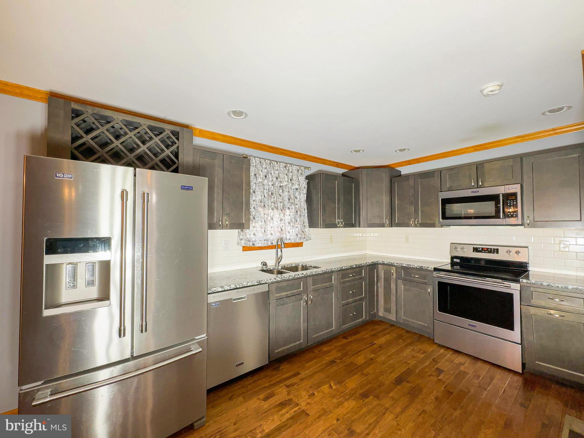 CABIN POINT - Residential