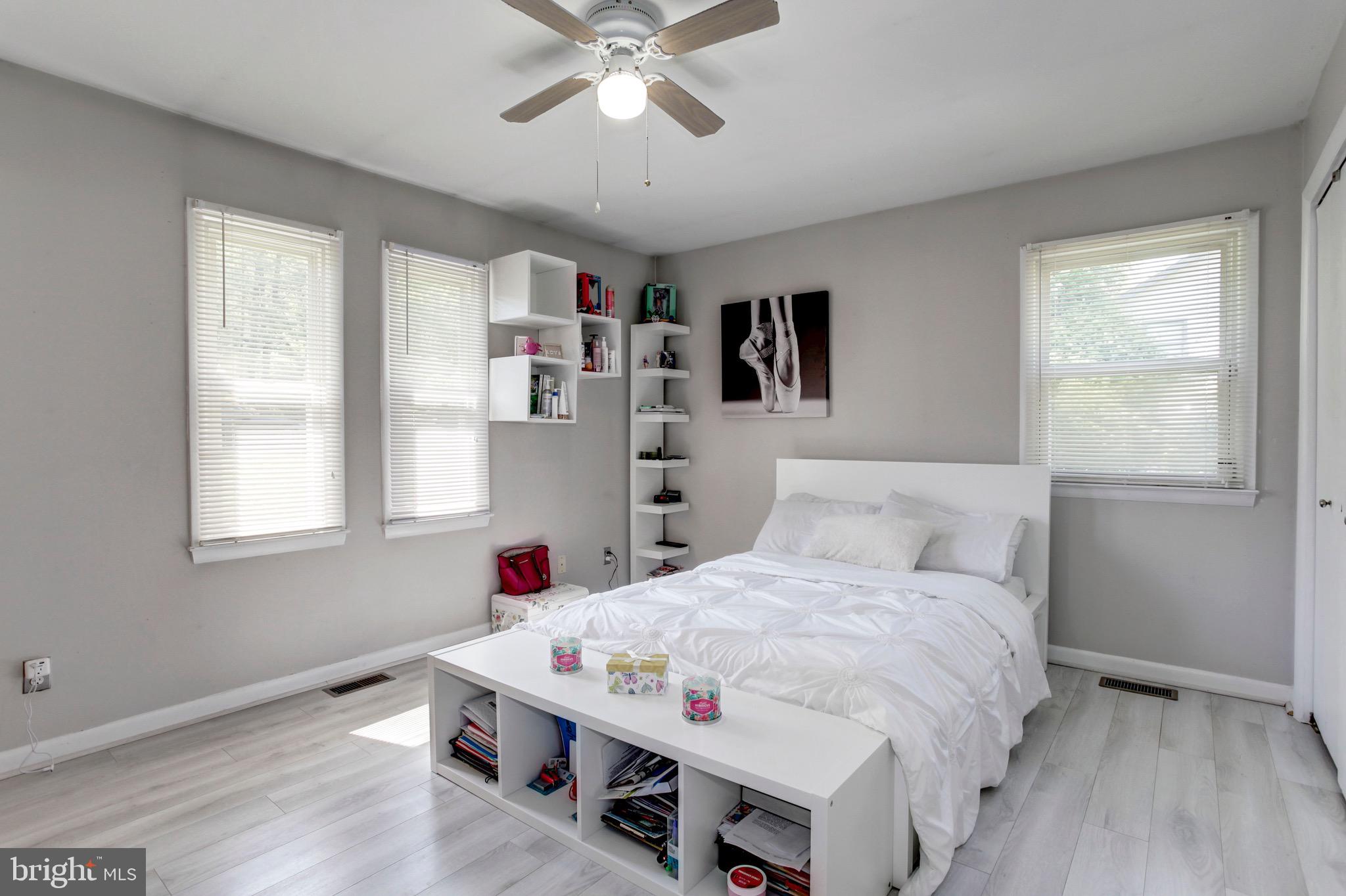 VISTA WOODS - Residential