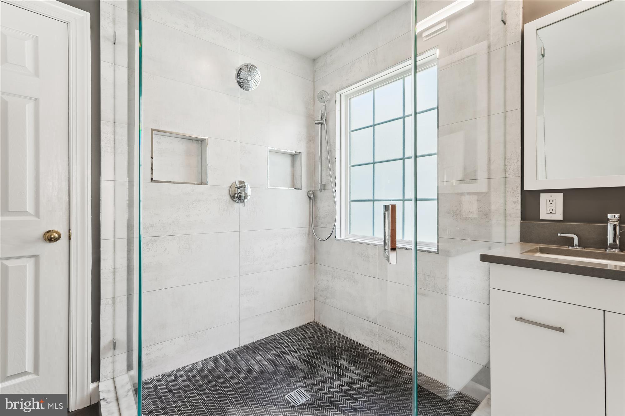 KING FARM WATKINS POND - Residential