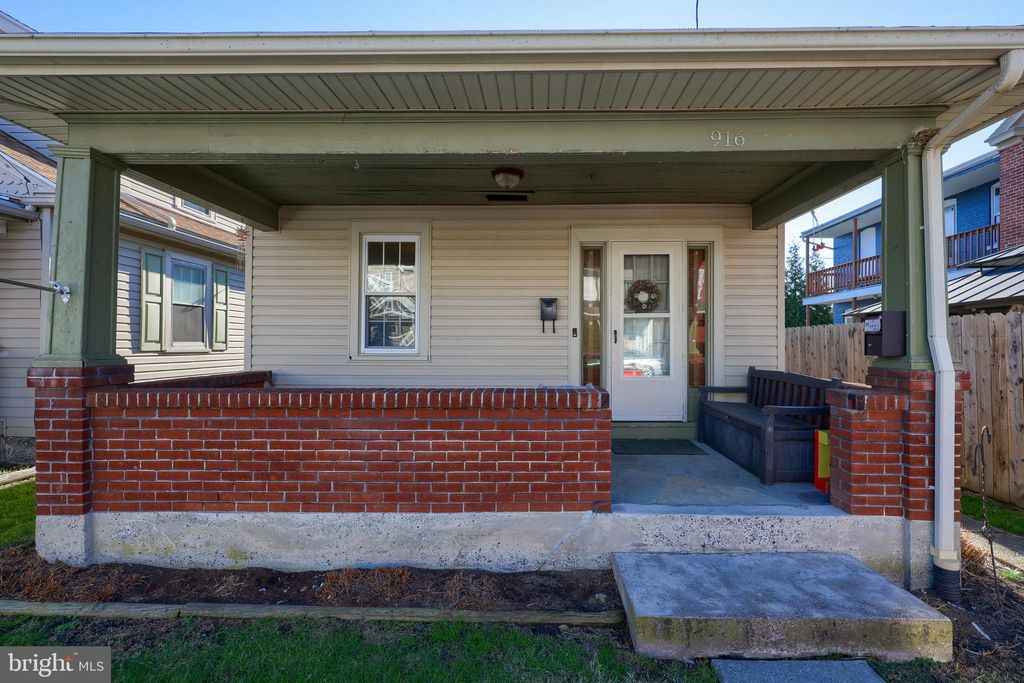 Photo of 916 Spruce Street, COLUMBIA, PA 17512 (MLS # PALA2062692)