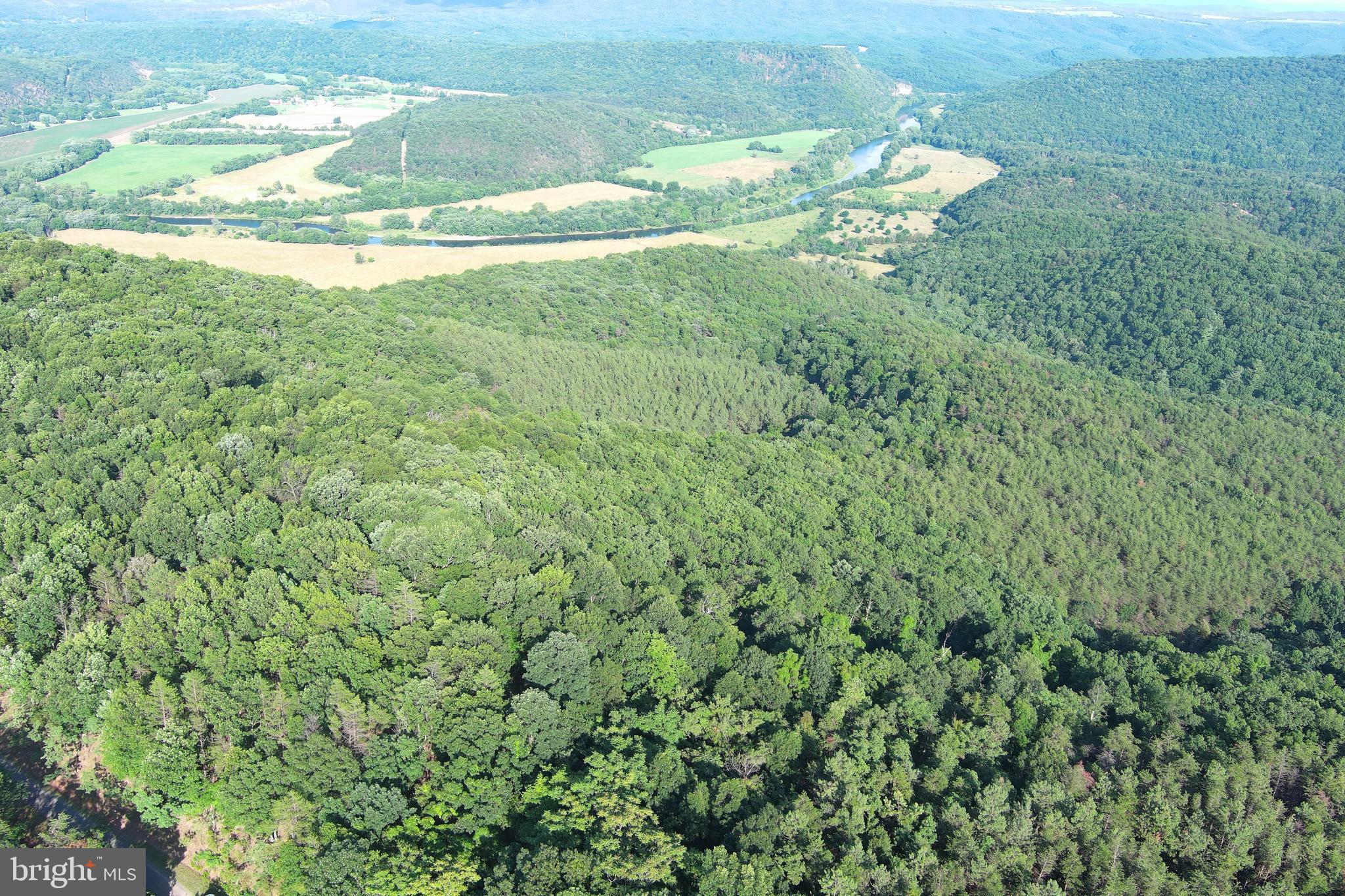 BLUFFS ON THE POTOMAC - Land