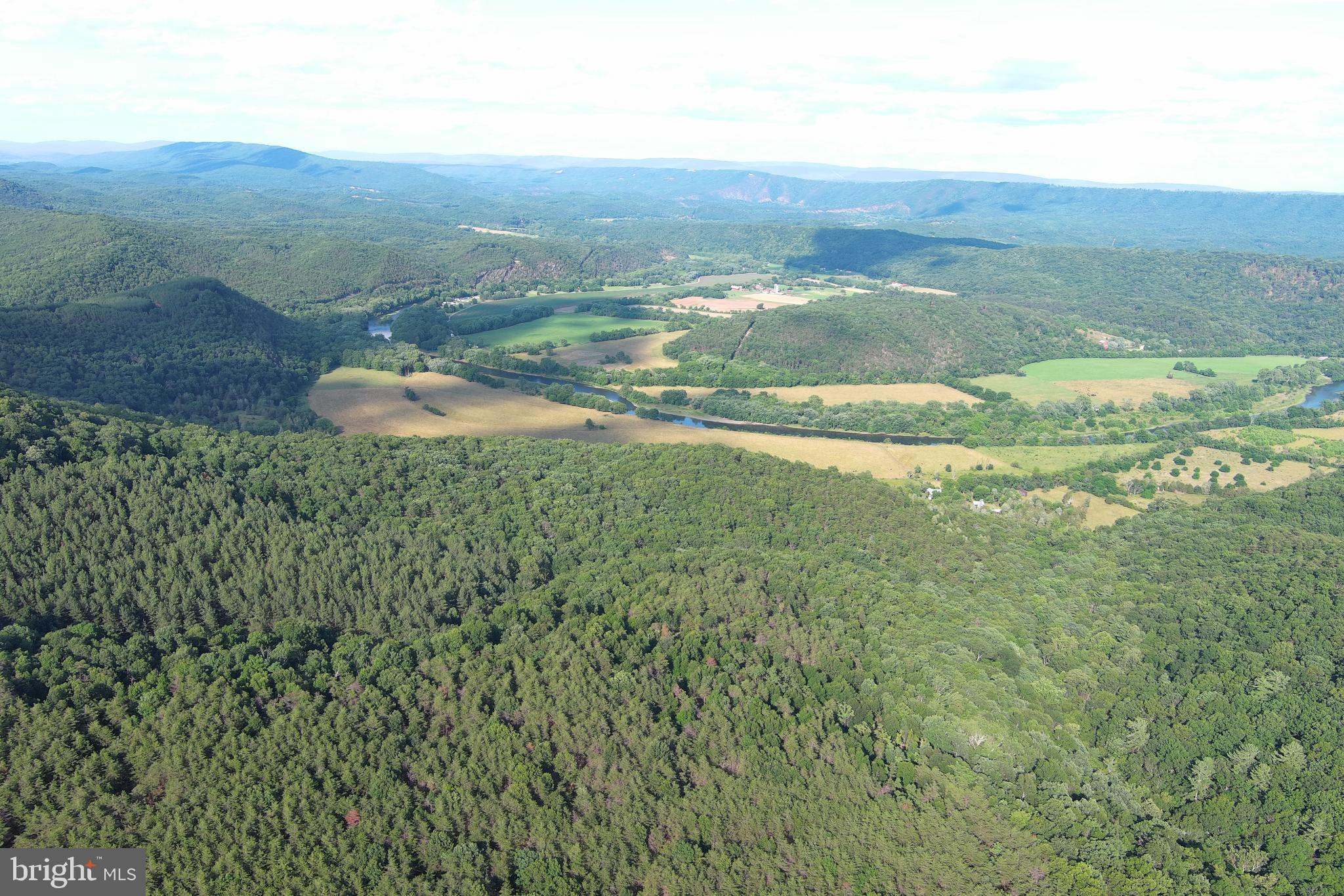 BLUFFS ON THE POTOMAC - Land