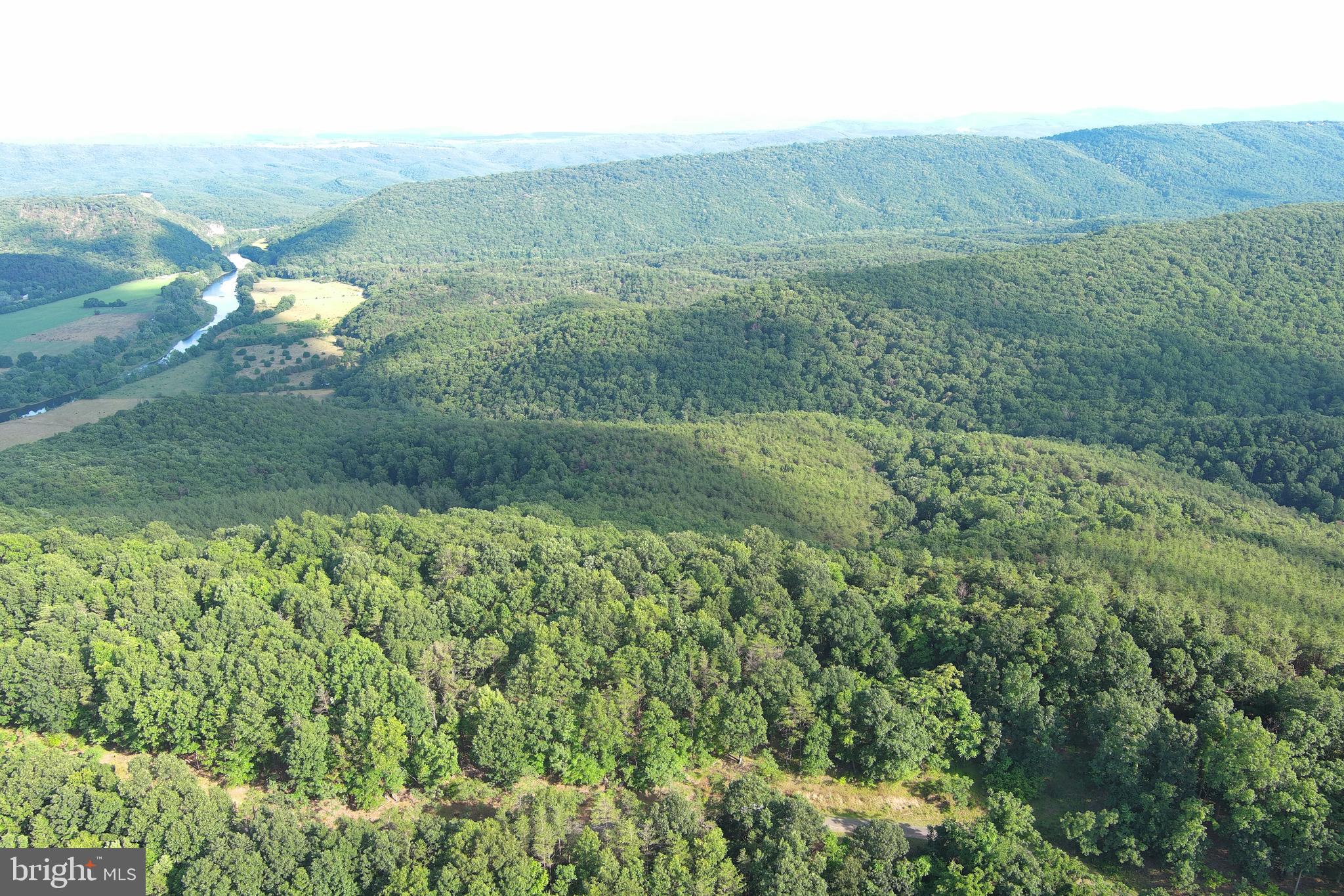 BLUFFS ON THE POTOMAC - Land