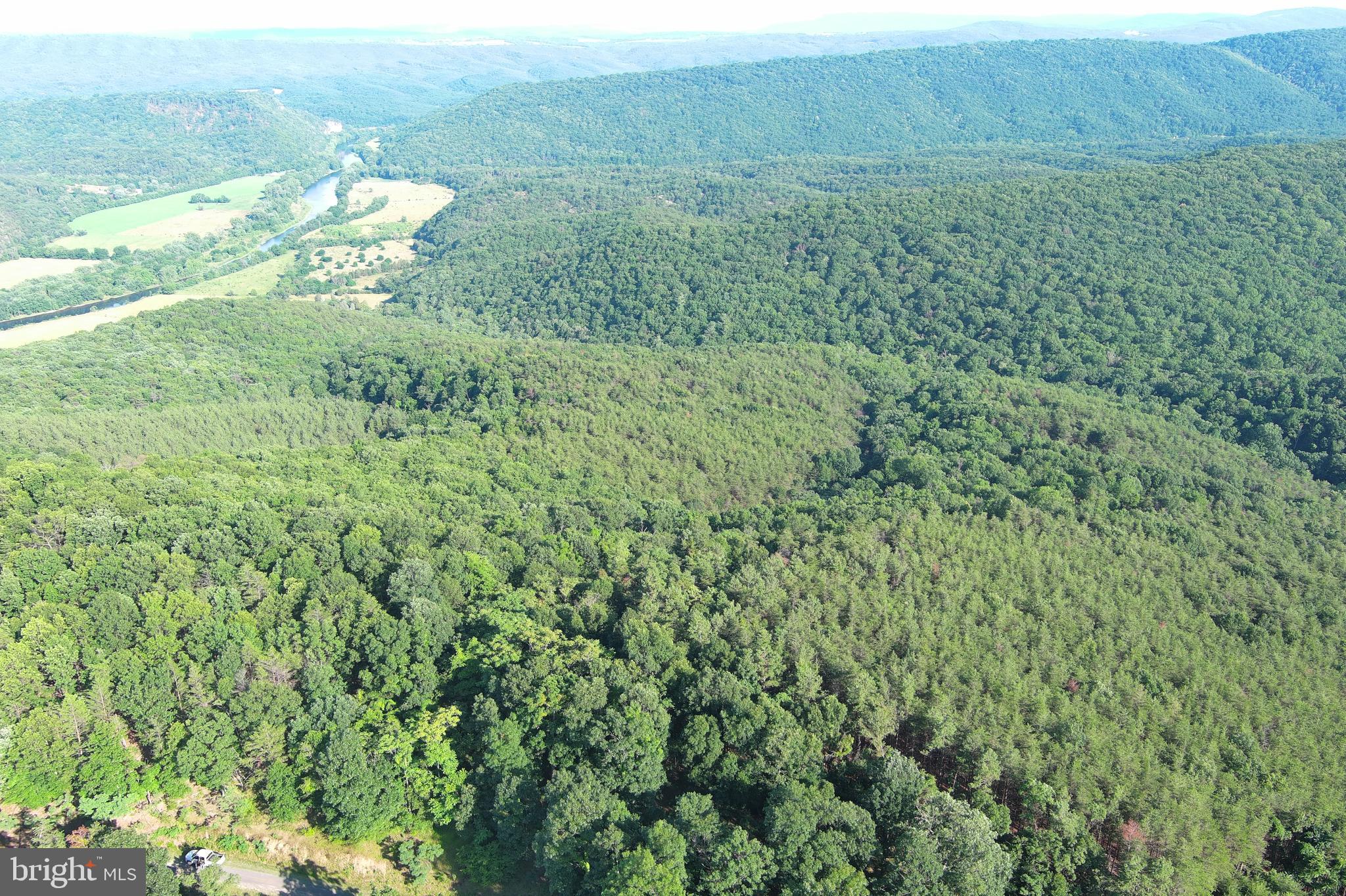 BLUFFS ON THE POTOMAC - Land