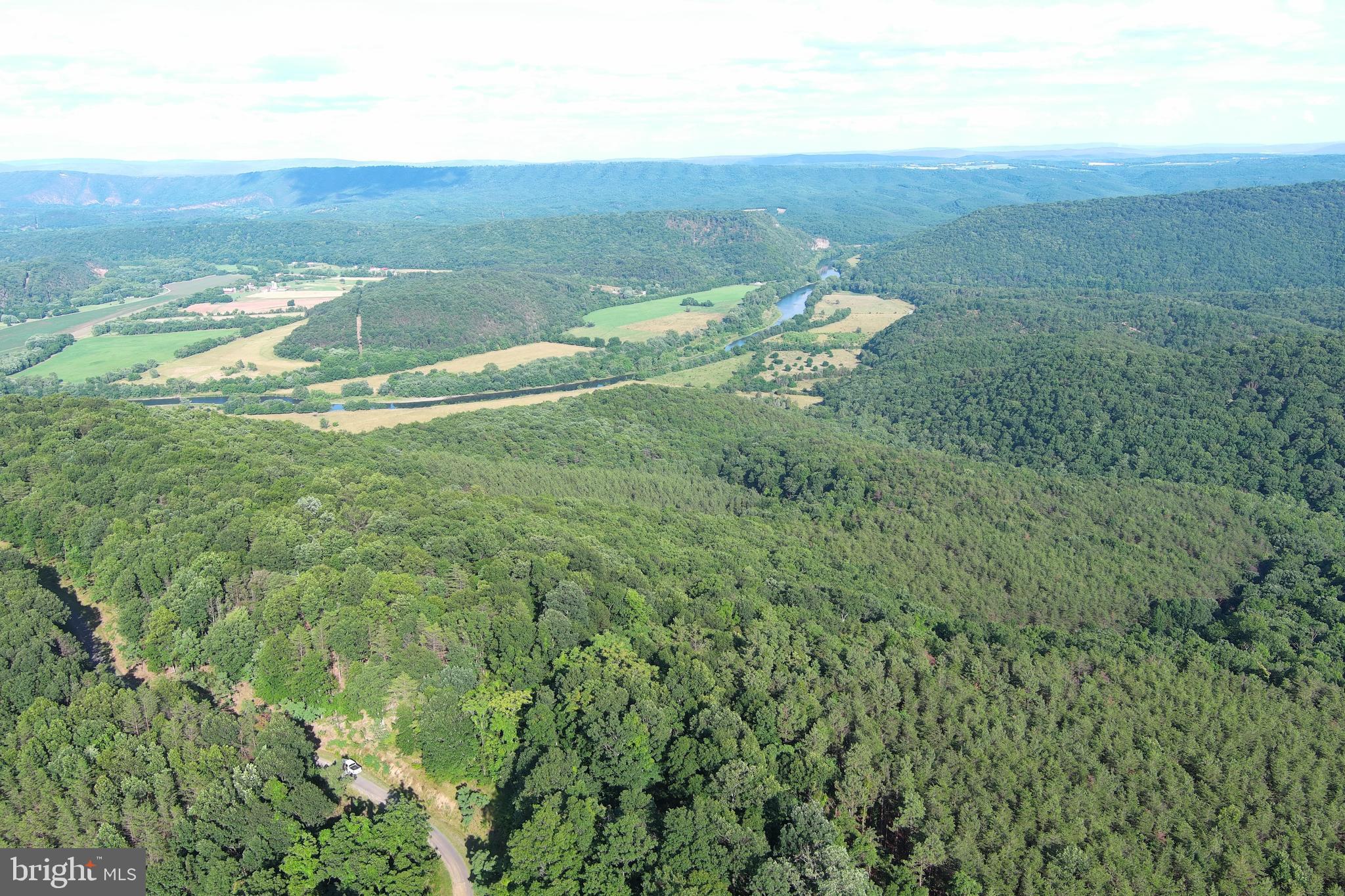 BLUFFS ON THE POTOMAC - Land