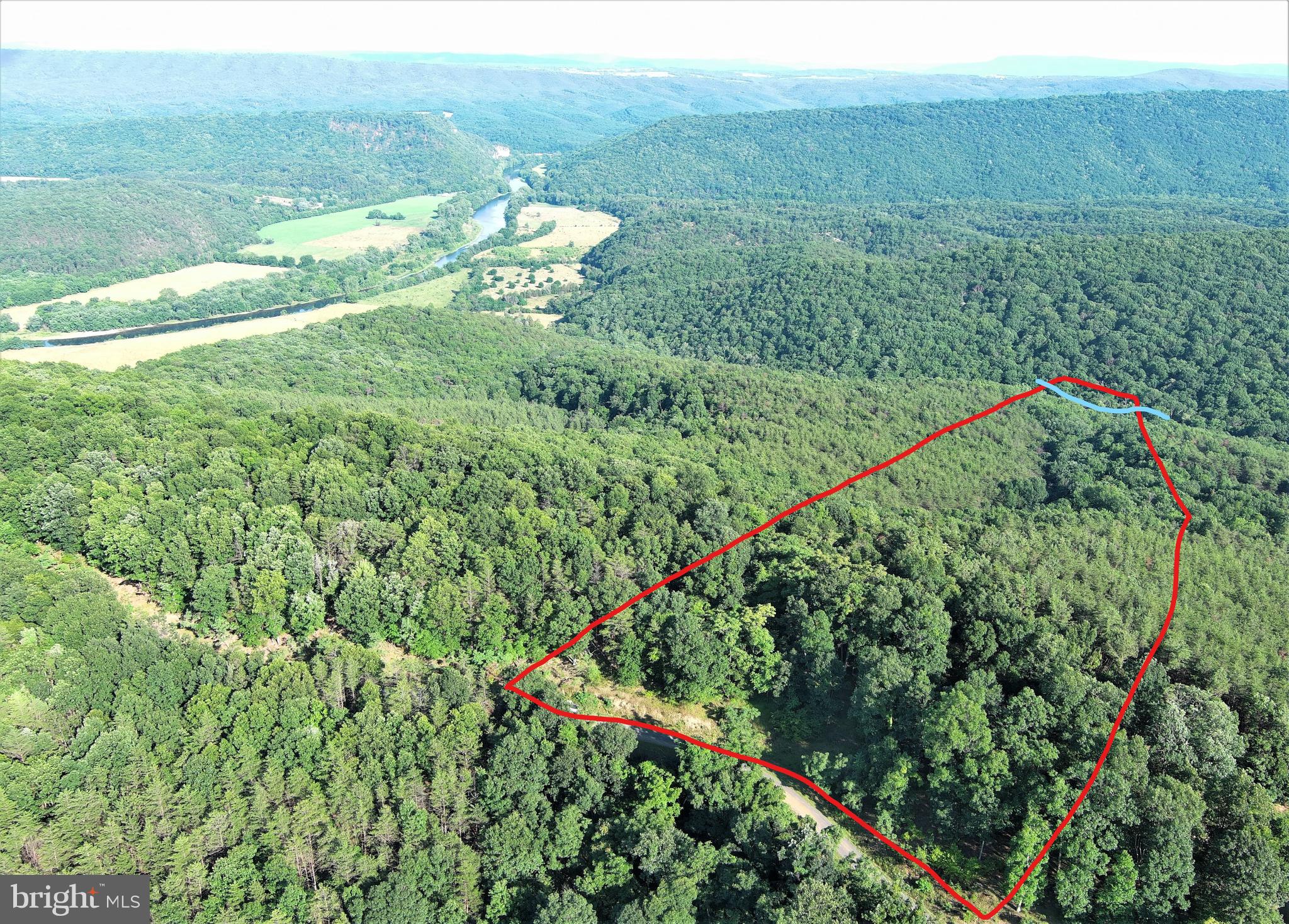 BLUFFS ON THE POTOMAC - Land