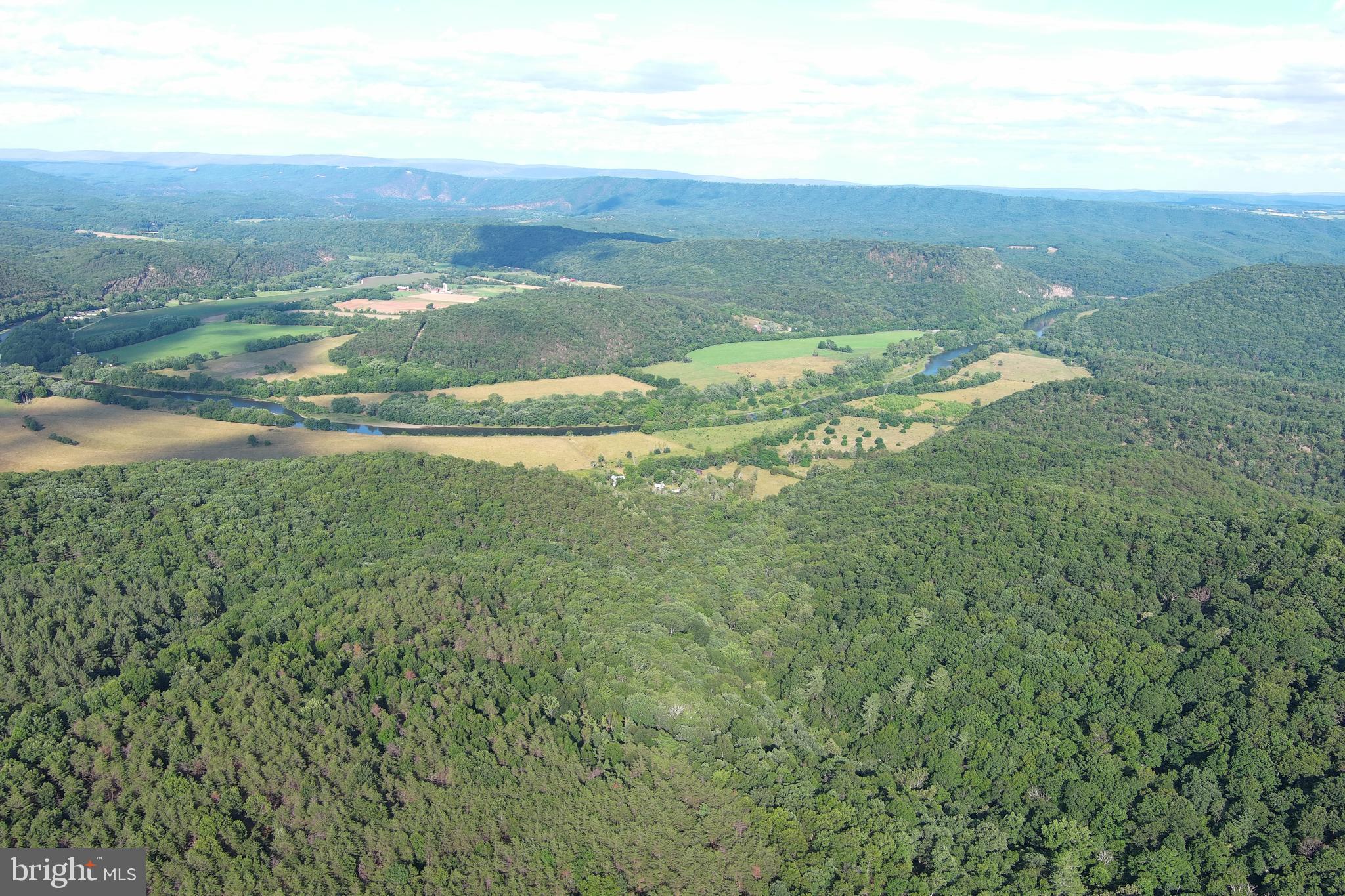 BLUFFS ON THE POTOMAC - Land