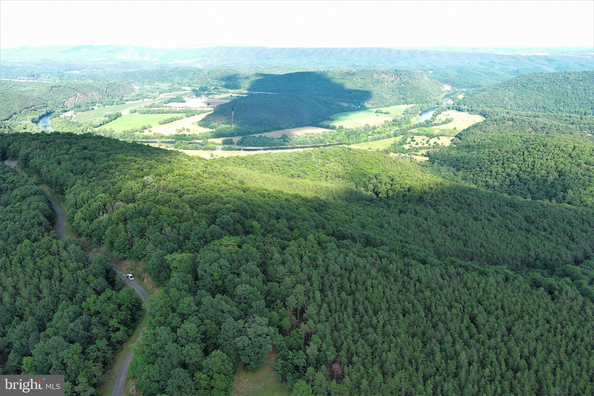 BLUFFS ON THE POTOMAC - Land