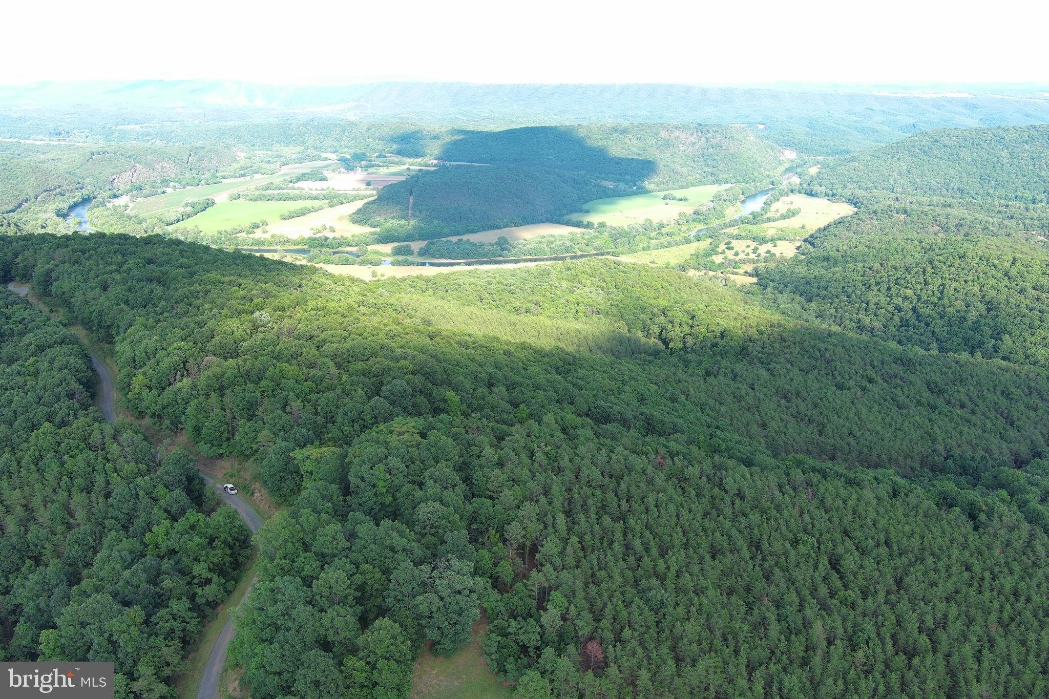 BLUFFS ON THE POTOMAC - Land