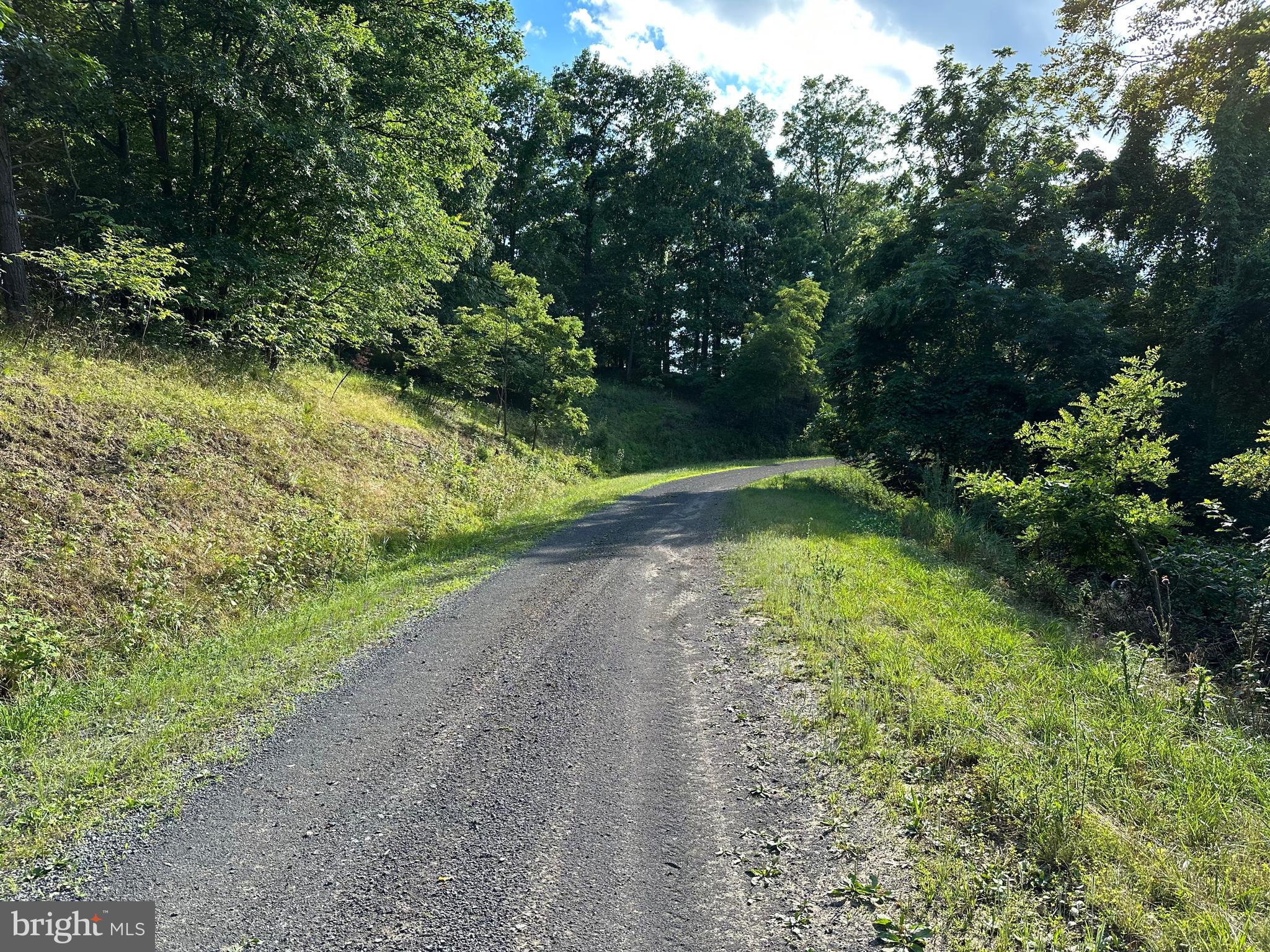 BLUFFS ON THE POTOMAC - Land