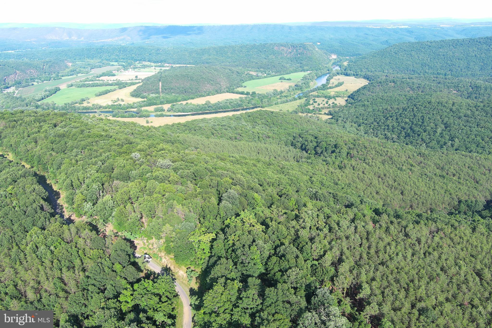 BLUFFS ON THE POTOMAC - Land
