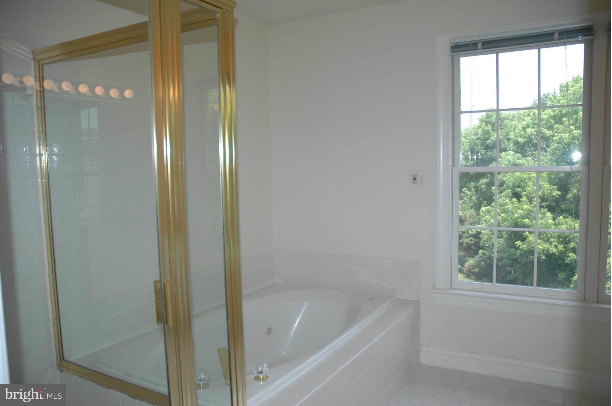 PINEY POND ESTATES - Residential Lease