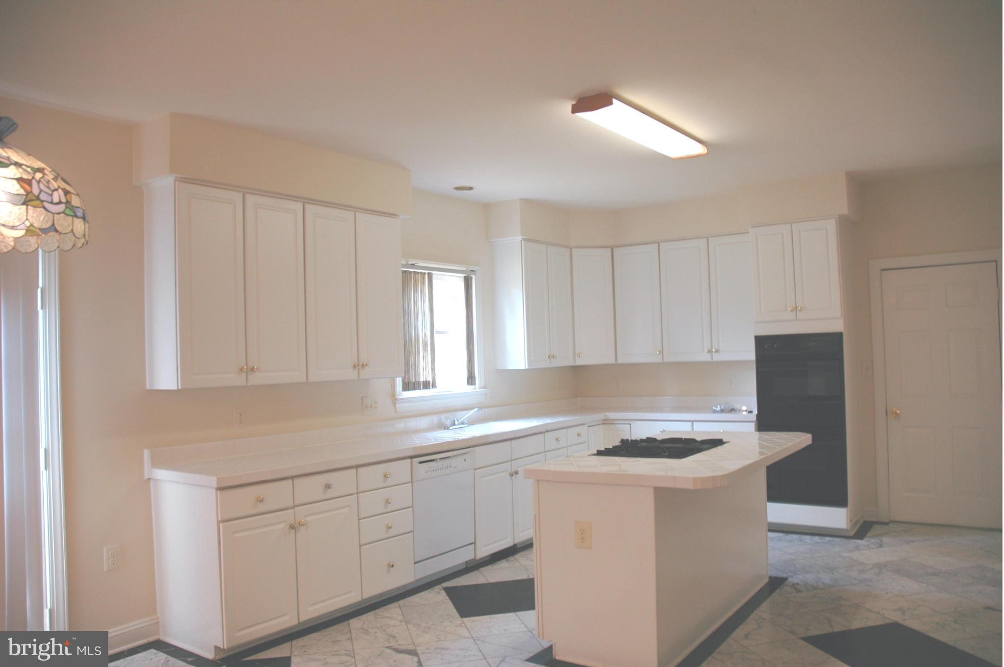 PINEY POND ESTATES - Residential Lease