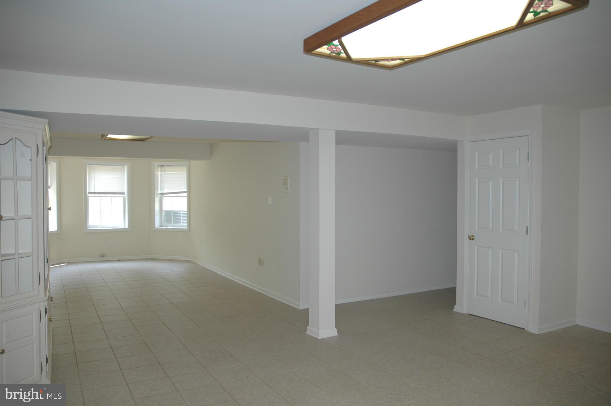 PINEY POND ESTATES - Residential Lease