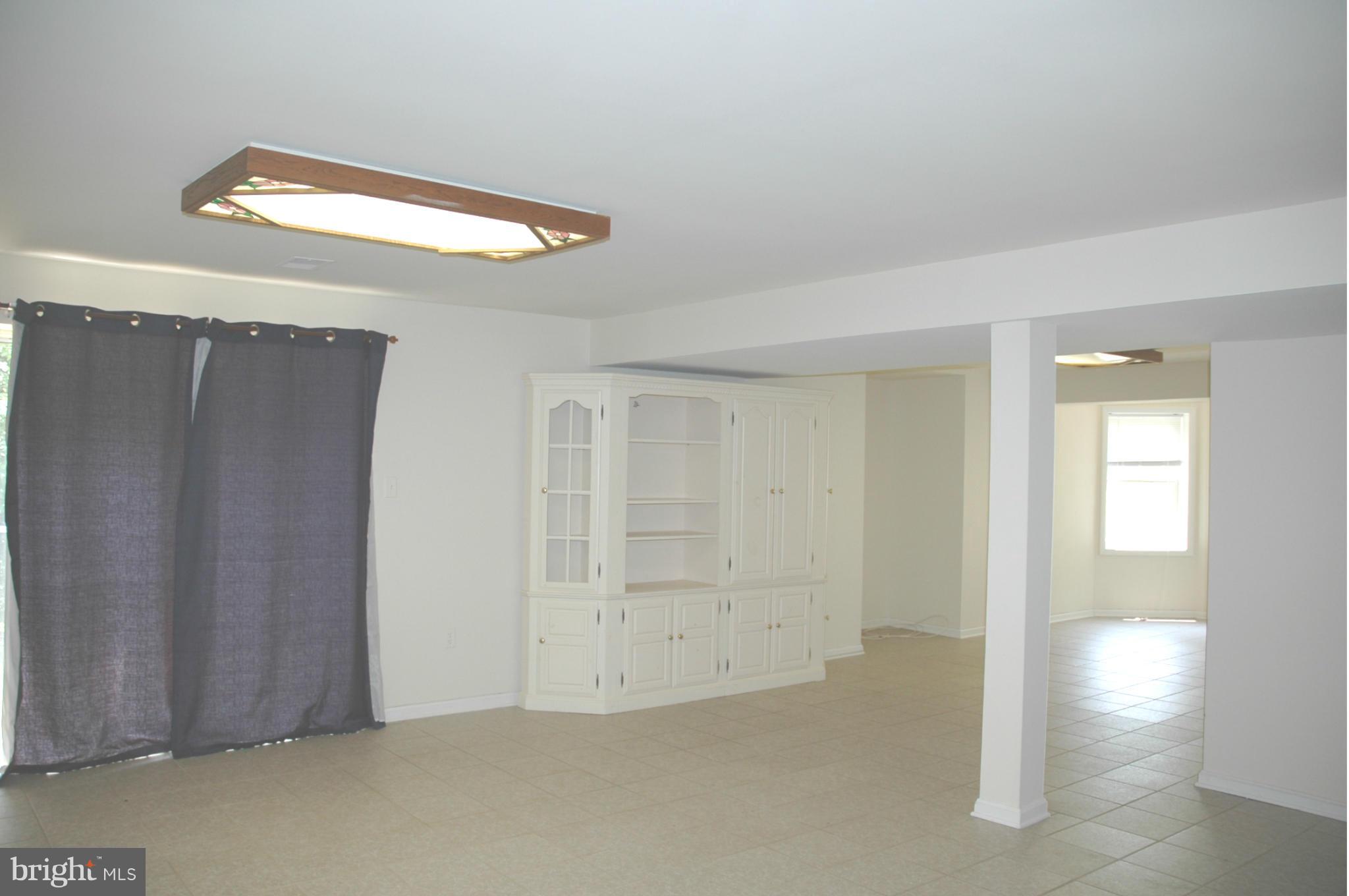 PINEY POND ESTATES - Residential Lease