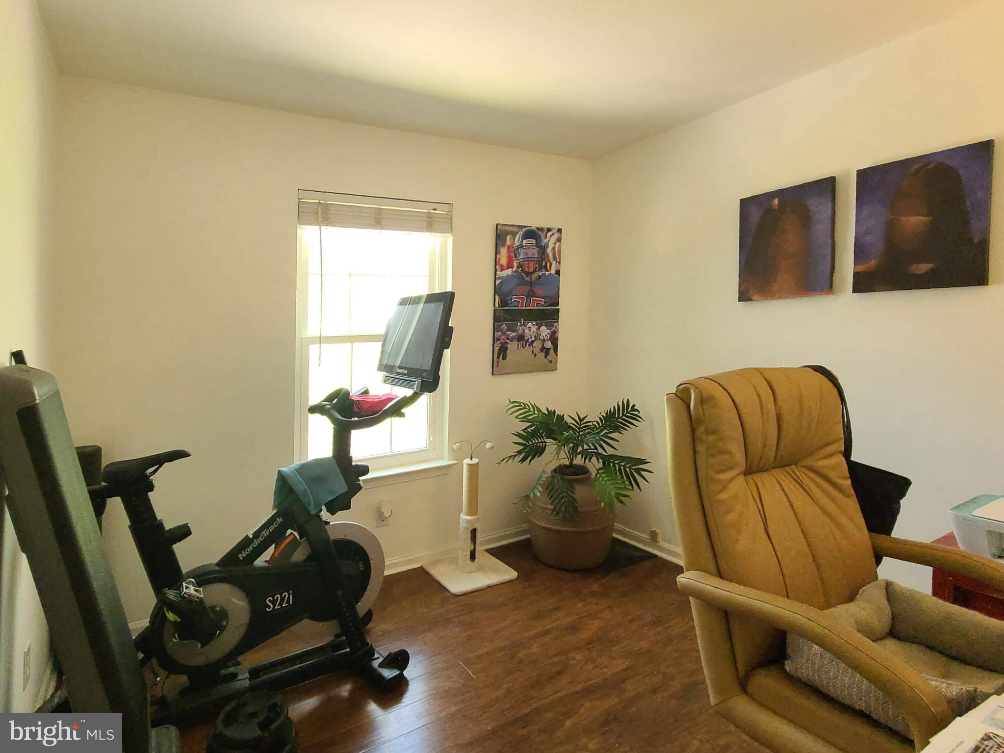 HOLLEYBROOKE - Residential Lease